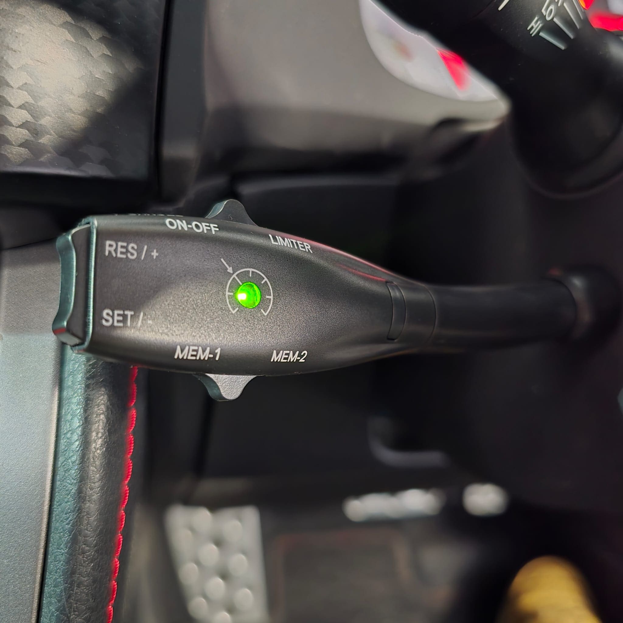 Third stalk cruise control controls in a Toyota GT86 with set resume and cancel