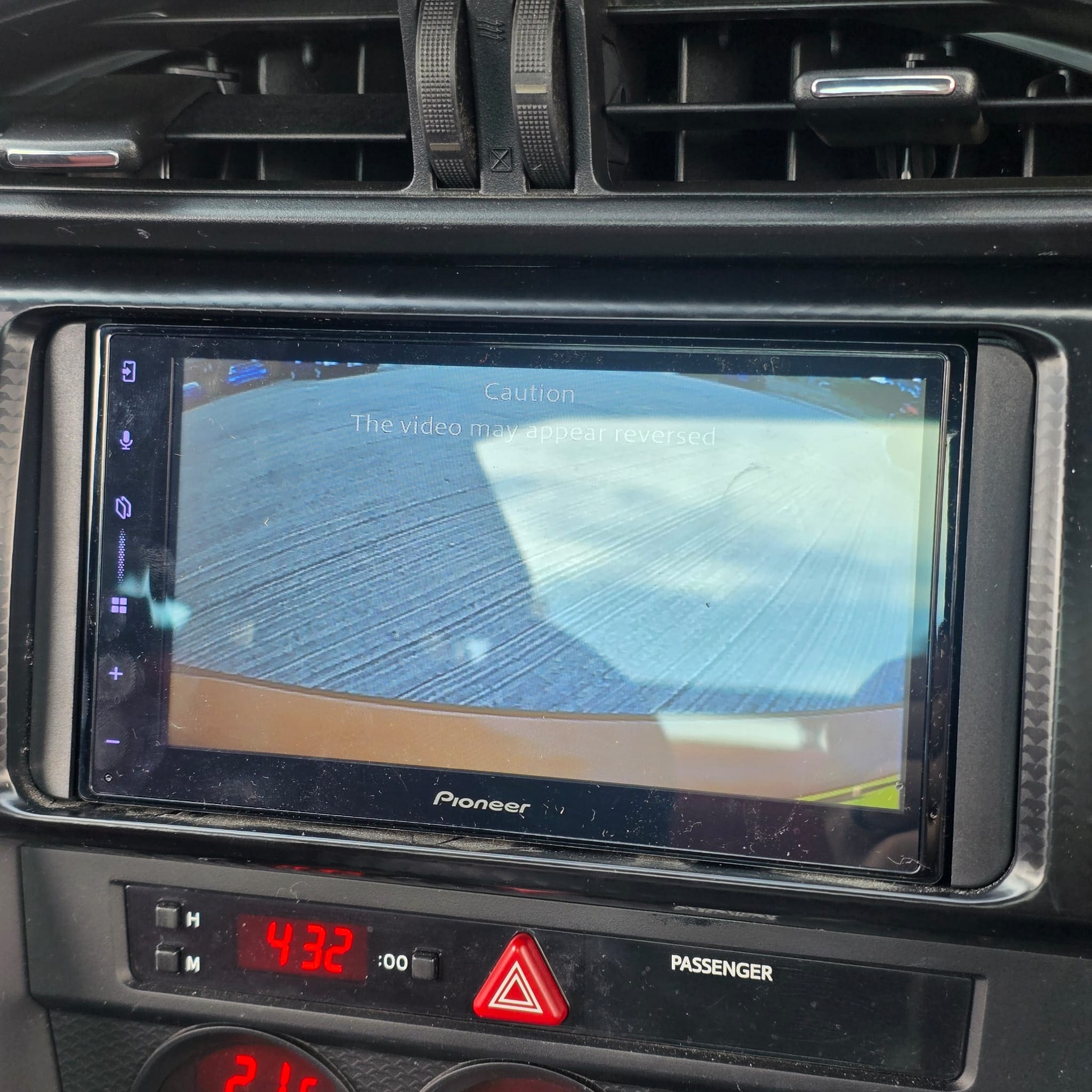 Toyota GT86 upgrade showing multimedia and parking assistance improvements
