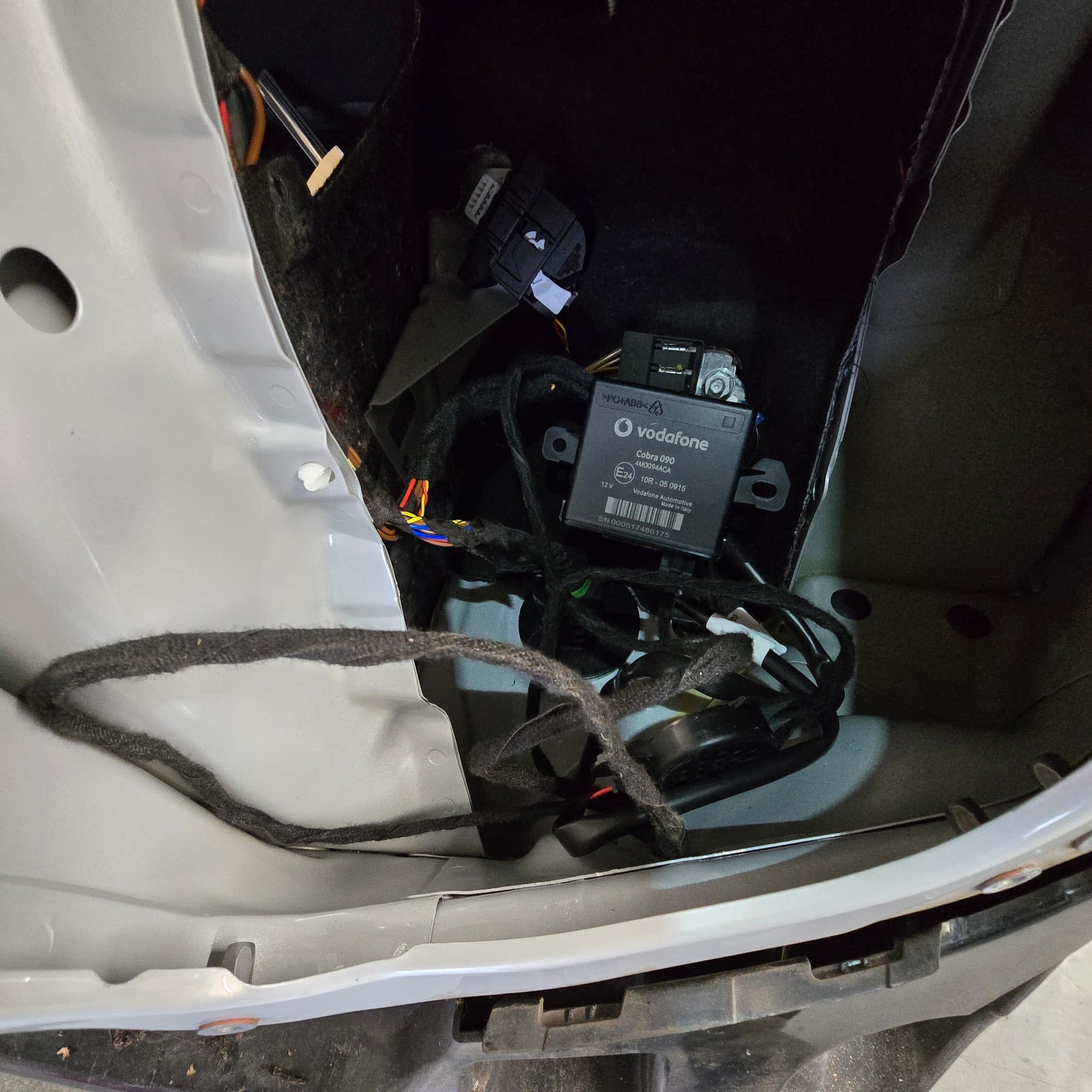 Vodafone R394 parking sensor retrofit components used for the Mini Cooper installation