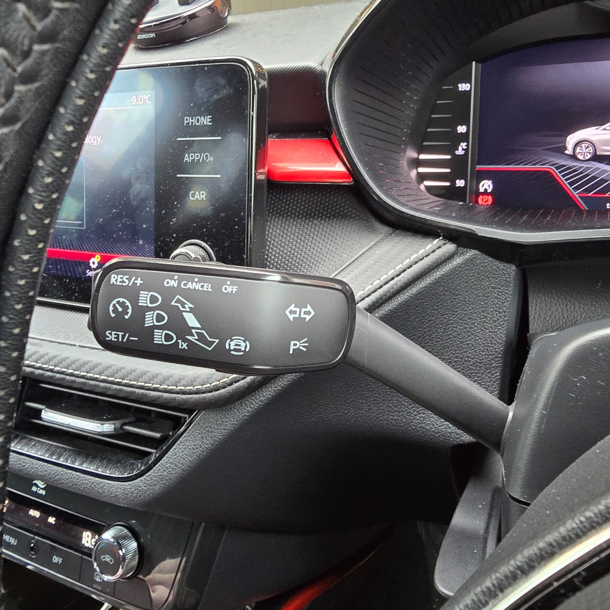 Genuine cruise control added to 2022 Škoda Fabia while retaining factory speed limiter