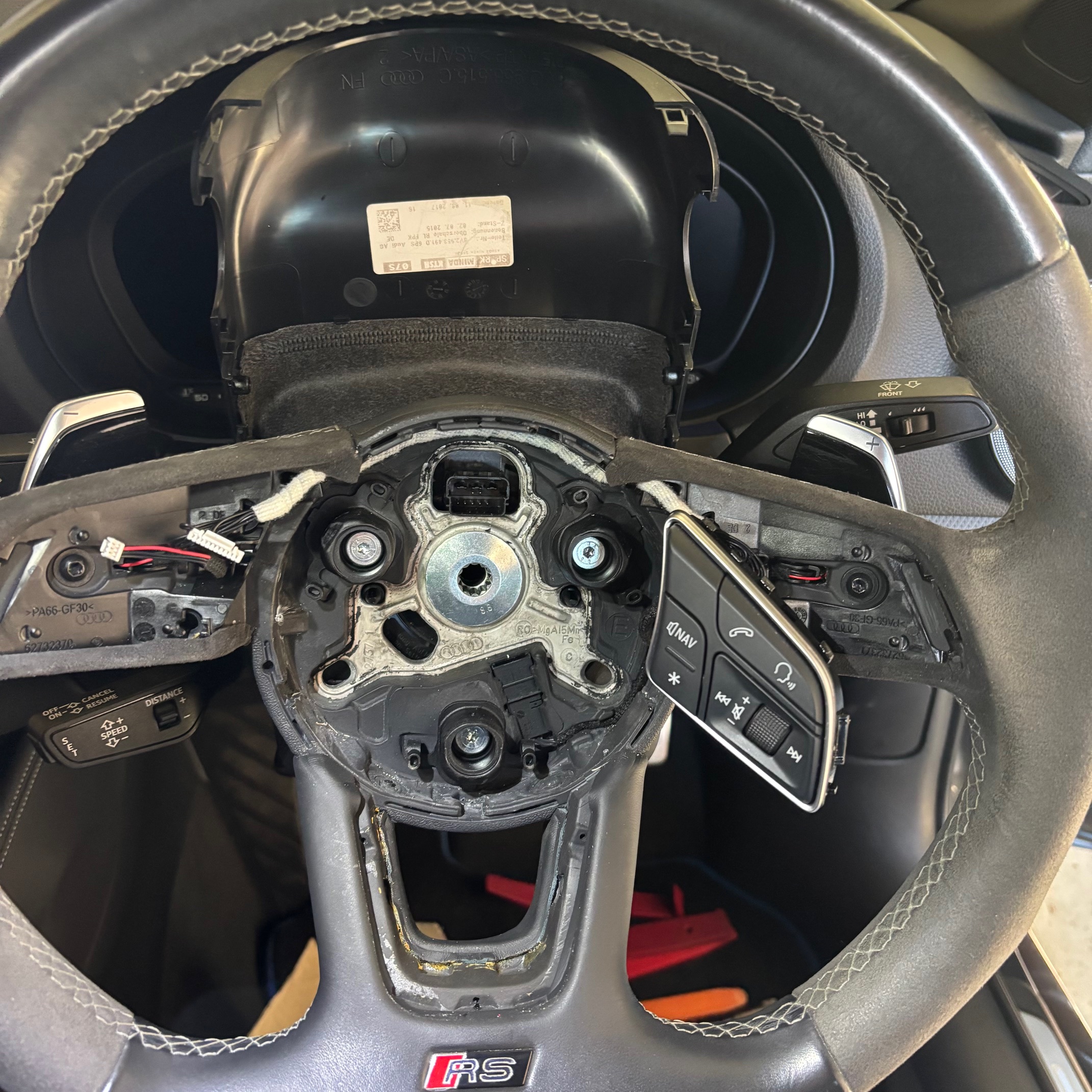 Careful paddle removal without leather damage