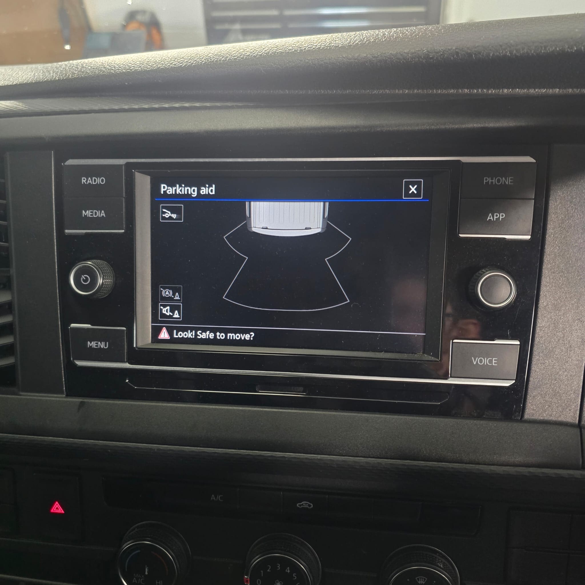 Seamlessly Integrated Reversing Camera