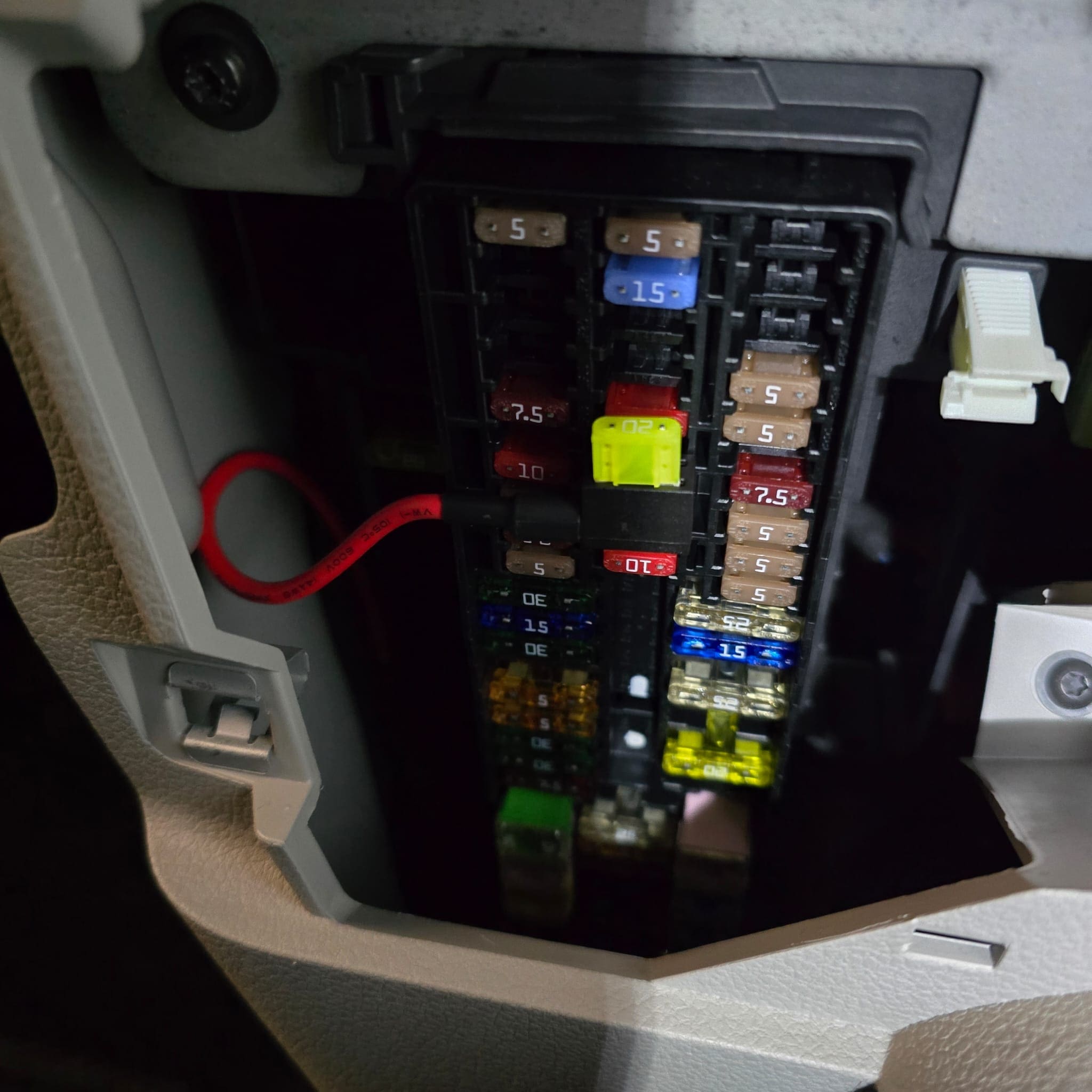 Cellink NEO battery pack fitted beside the DC-DC charger in a VW T6 for extended dash cam parking mode power