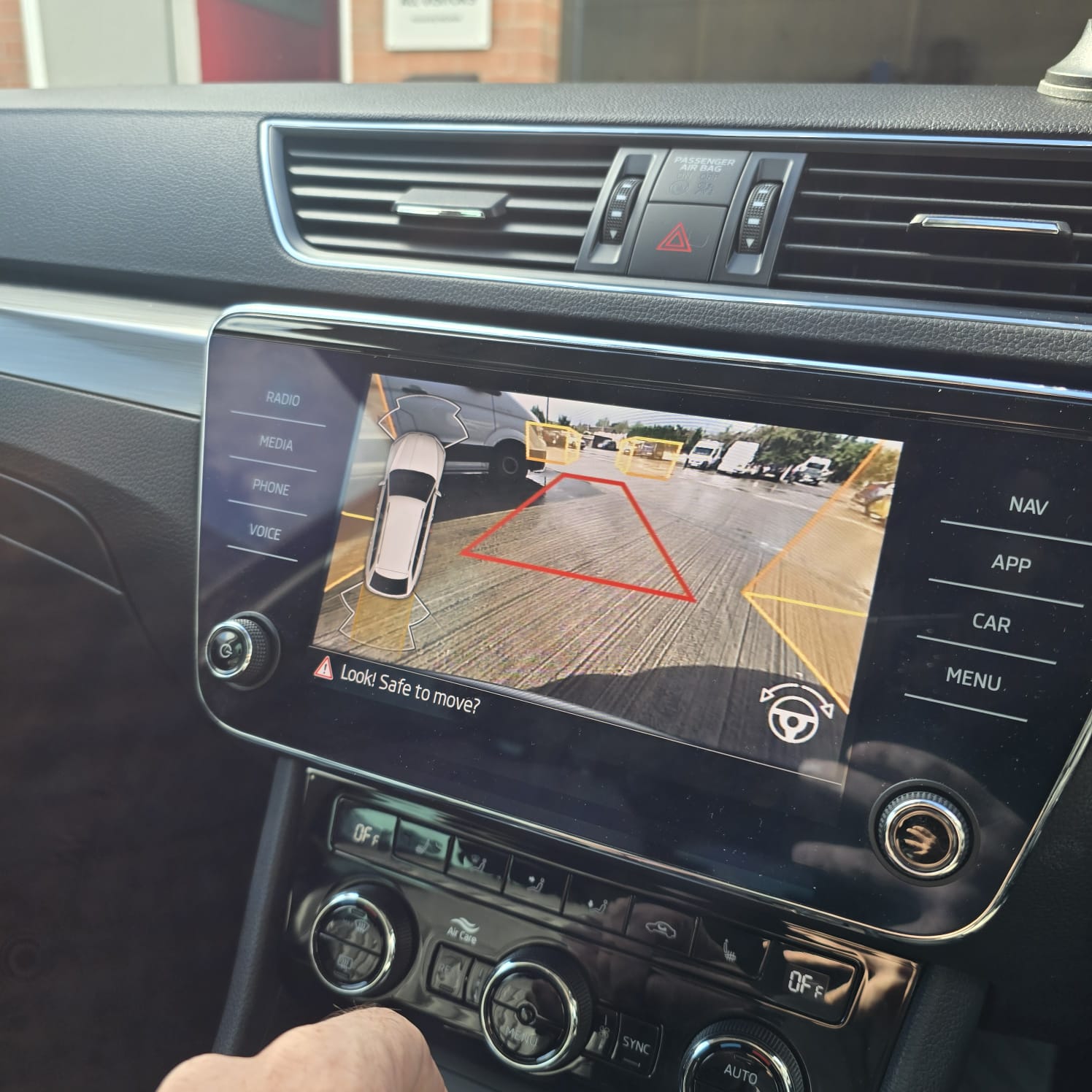 Skoda Superb Rear Camera Retrofit Wiring Install by Customer