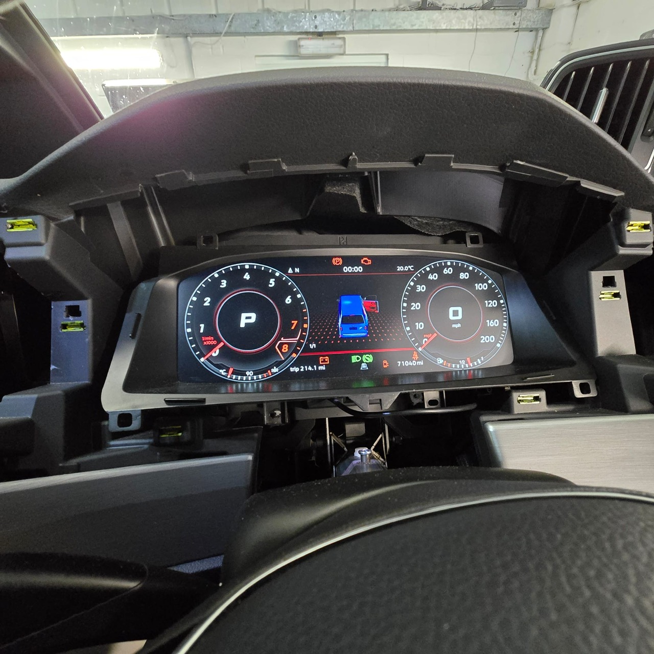 Complex VW T6 instrument cluster refitting after failed digital dash