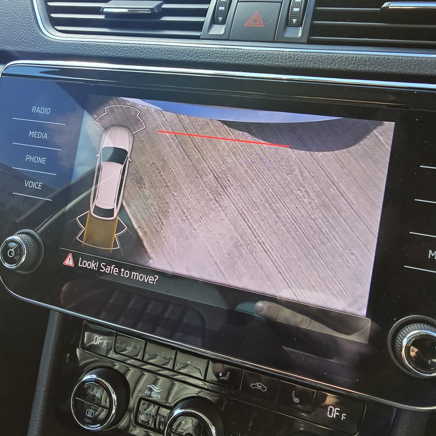 Skoda Superb Rear Camera Connection to Factory Head Unit