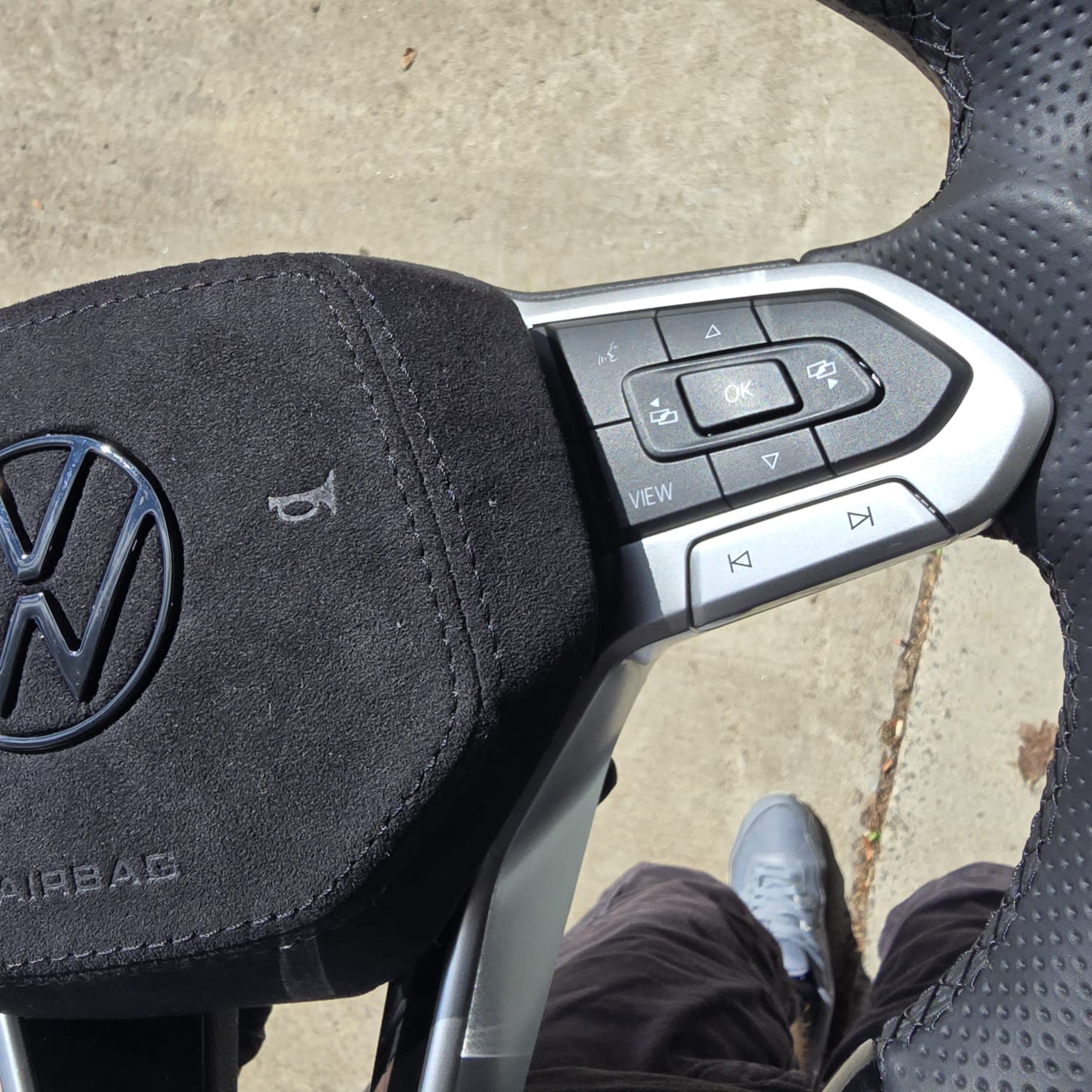 Custom VW T6.1 Alcantara and carbon steering wheel