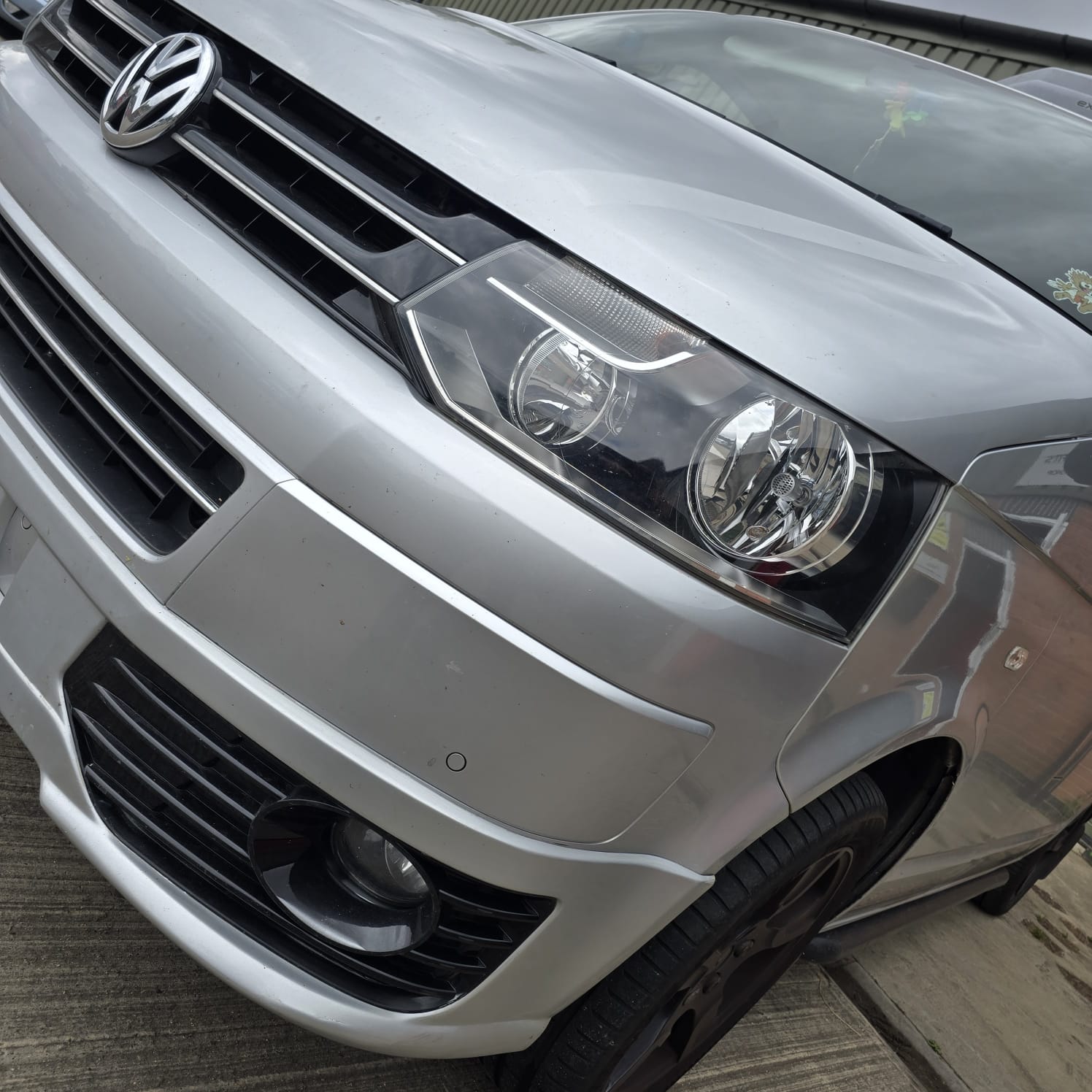 VW T5.1 Phenix Golf subwoofer under-seat installation