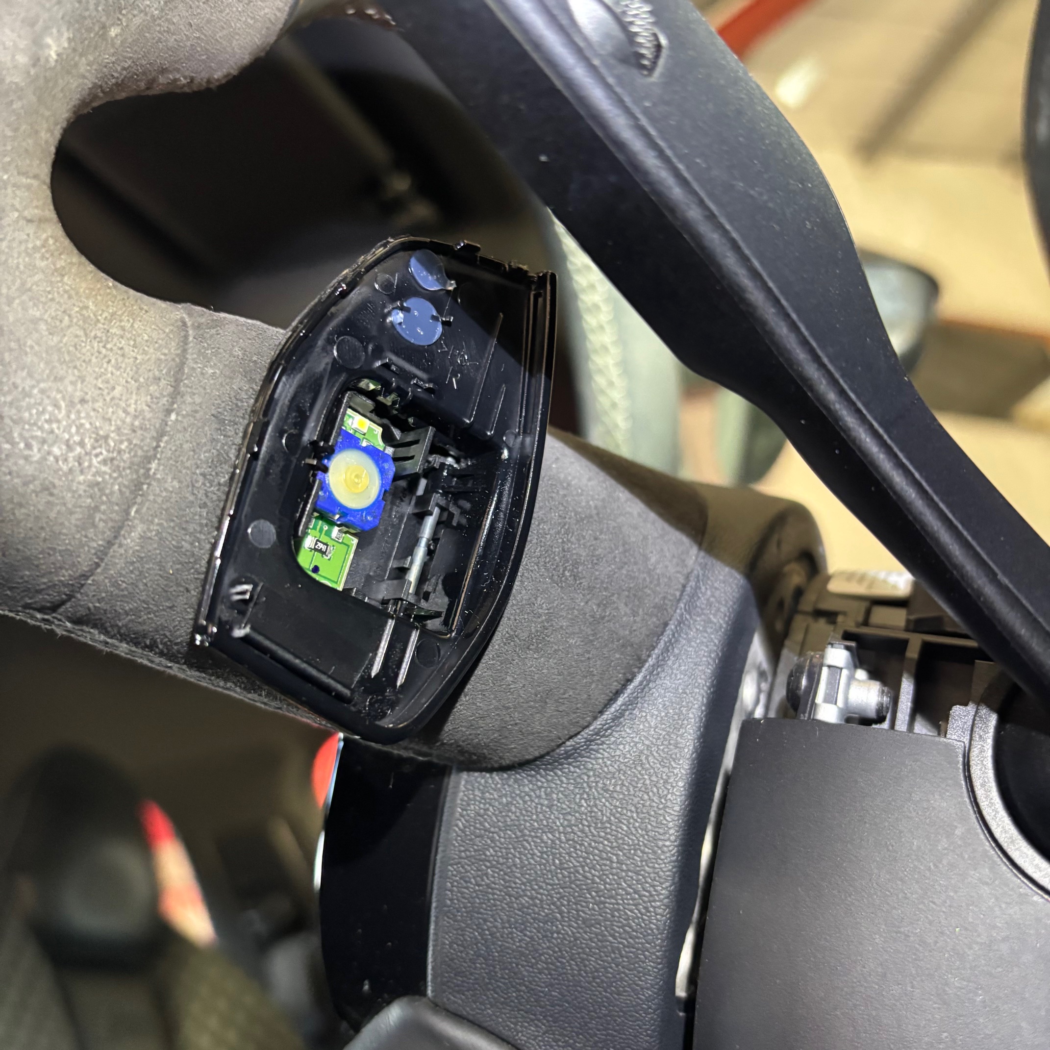 Precision handling of DSG paddle for Audi RS3