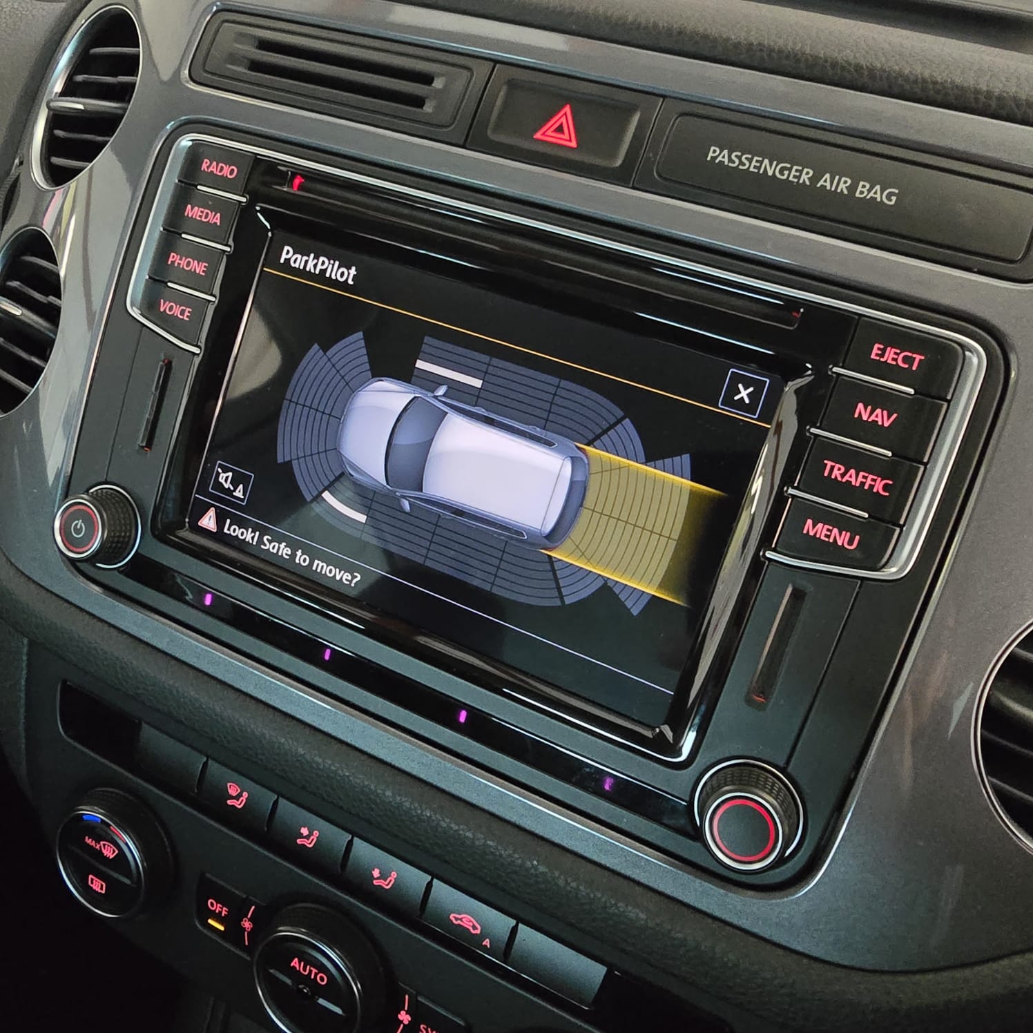 VW Tiguan touchscreen navigation restored