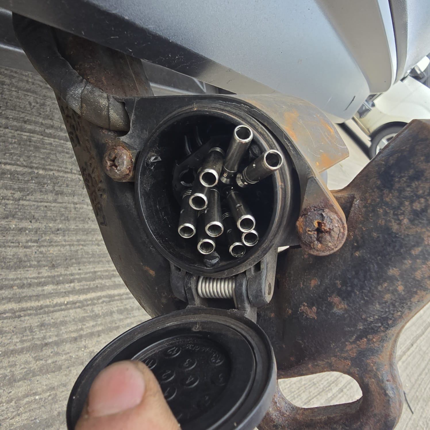 VW Tiguan plug repair tow bar fix