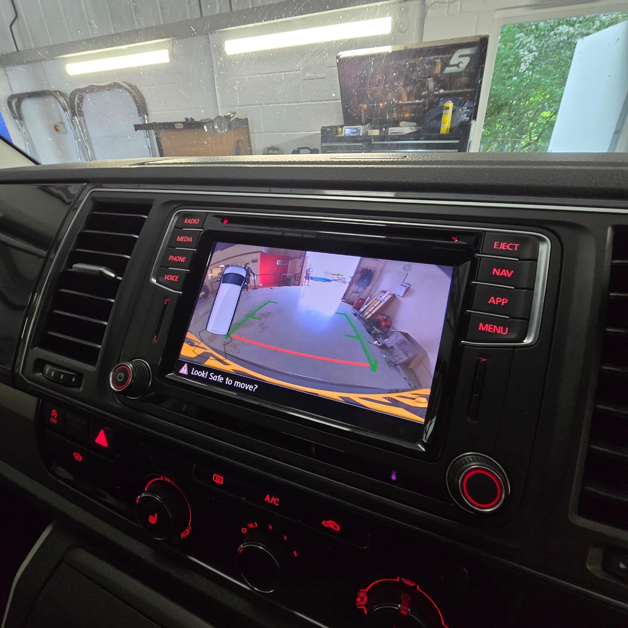 VW T6 tailgate camera installation, genuine rear view camera for Transporter T6