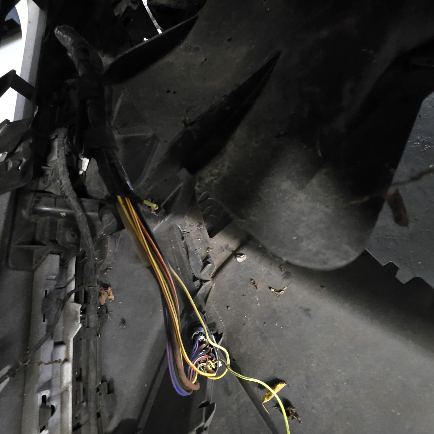 Volkswagen Touareg front PDC wiring repair