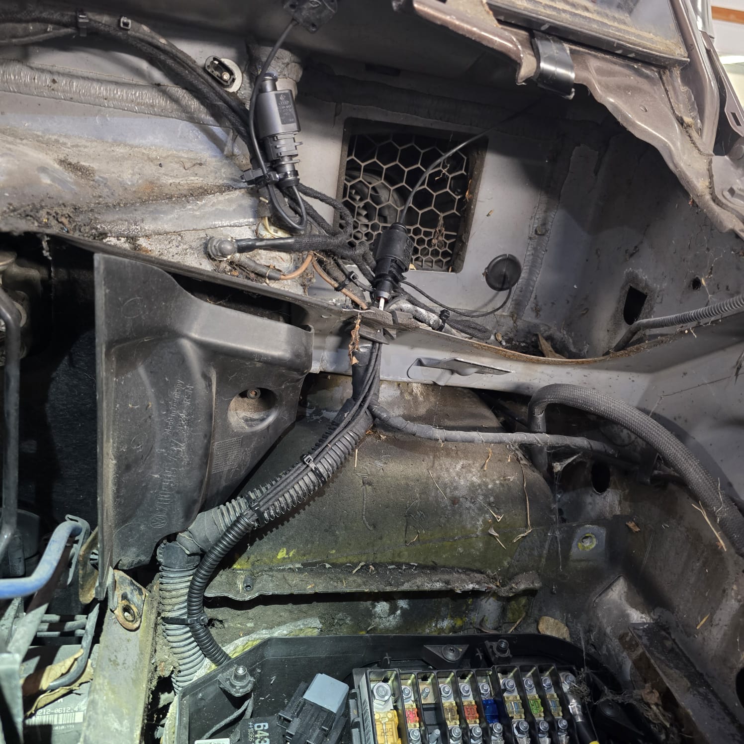 OEM Heated Windscreen Retrofit VW T5 - Installed