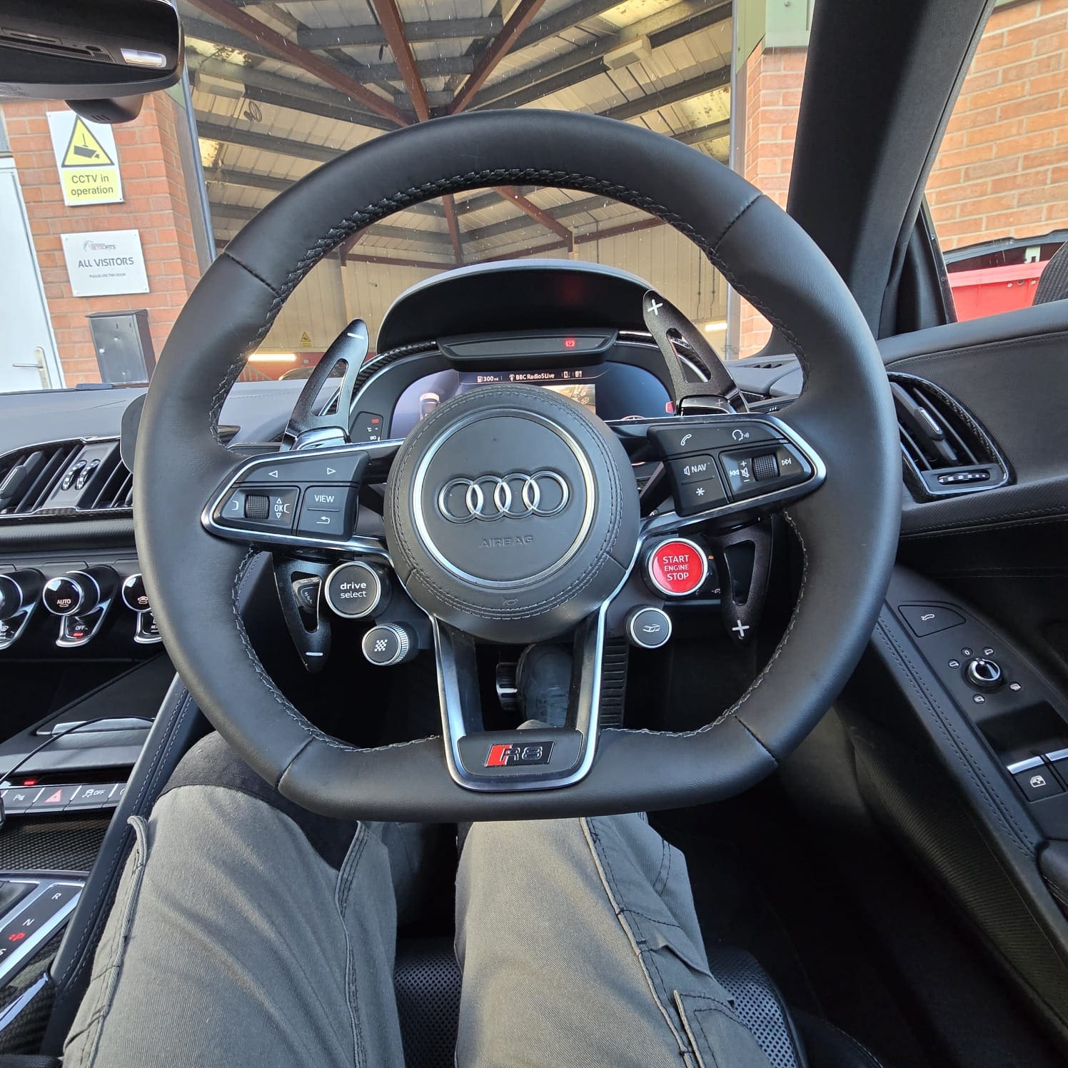 Audi R8 Nappa leather steering wheel swap