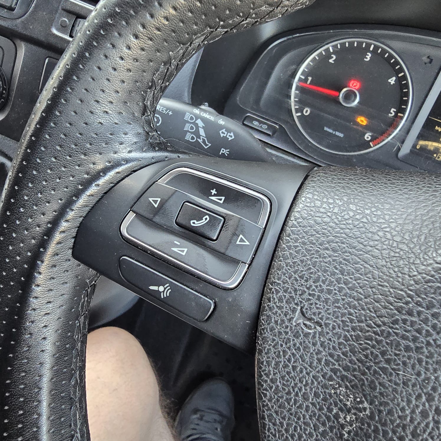 VW T5.1 steering wheel upgrade with new multifunction buttons