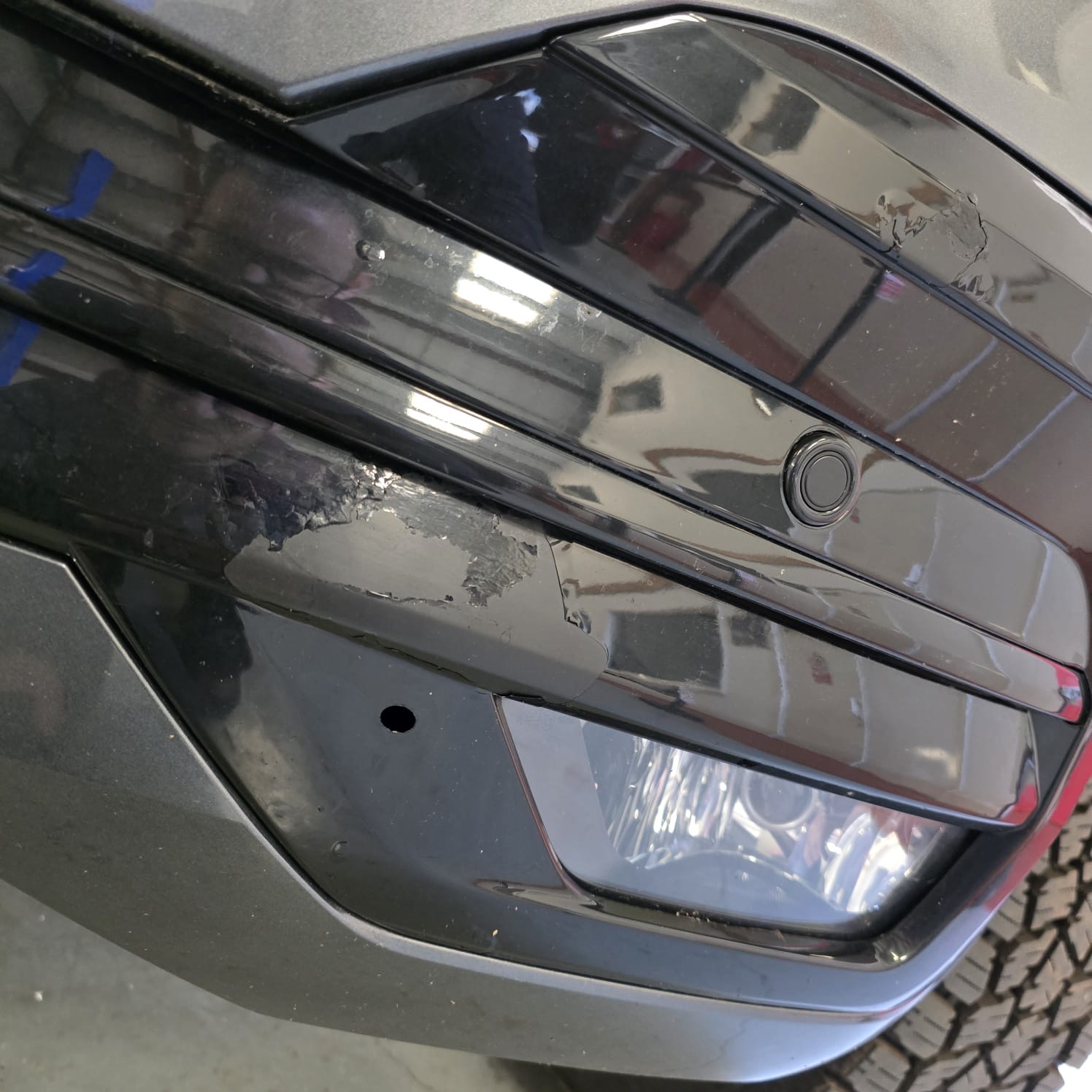 Gloss black OEM-style lower grille replacement on VW T6.1