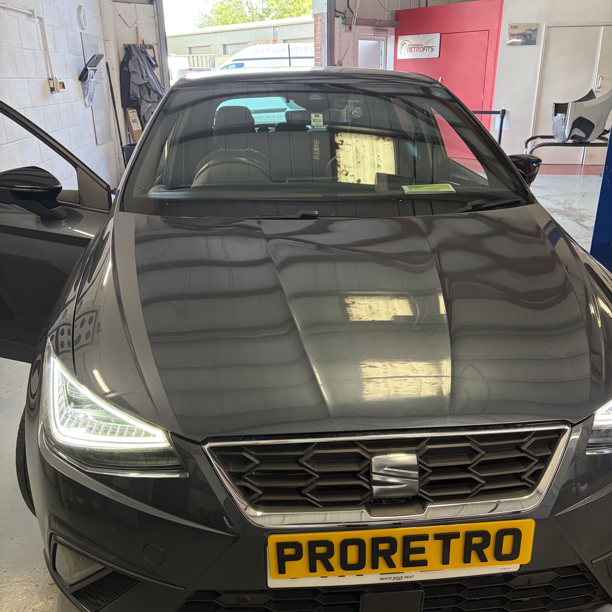 Rear view camera and parking aid integration on a Seat Ibiza