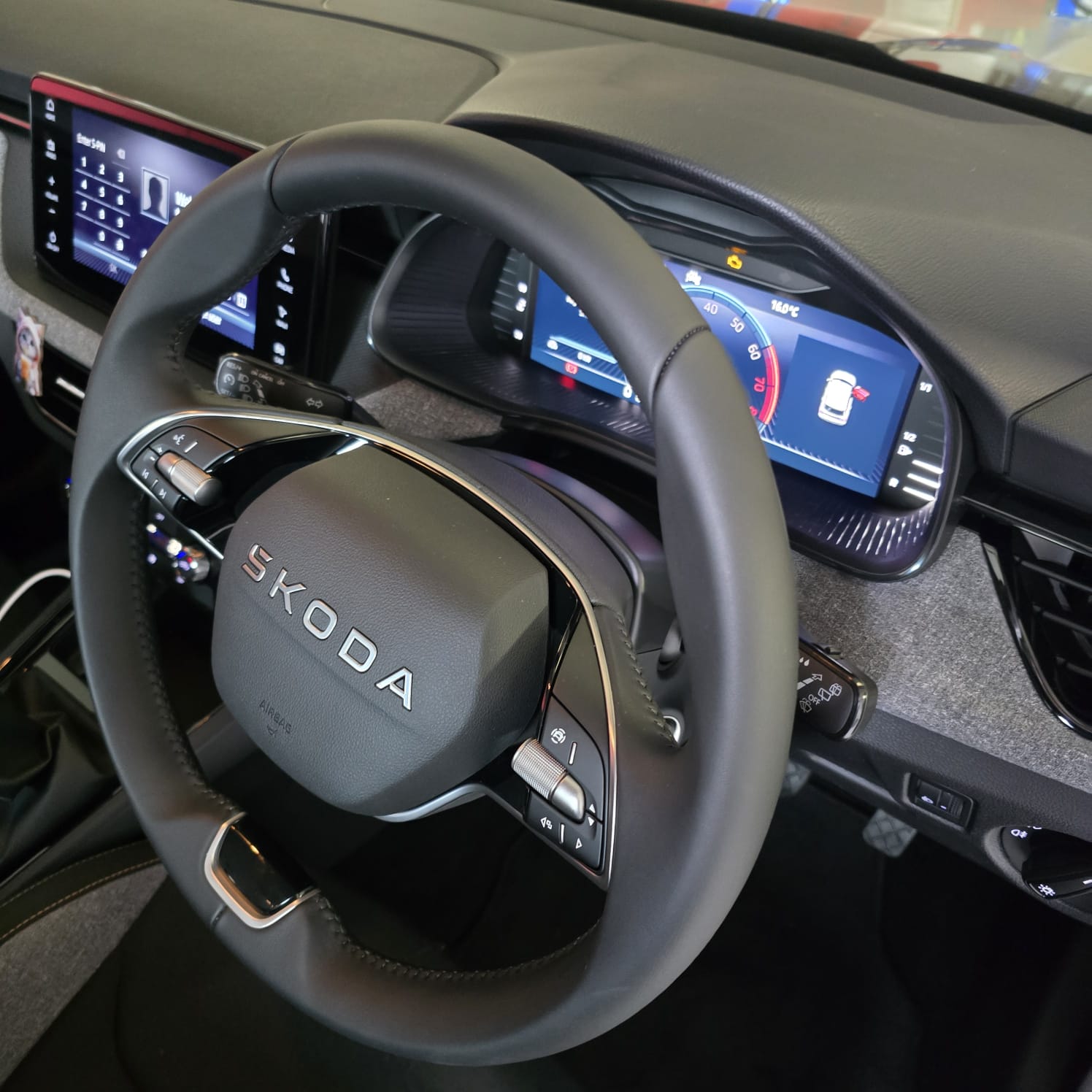 Detailed view of the Skoda Kamiq's GPS tracker interface