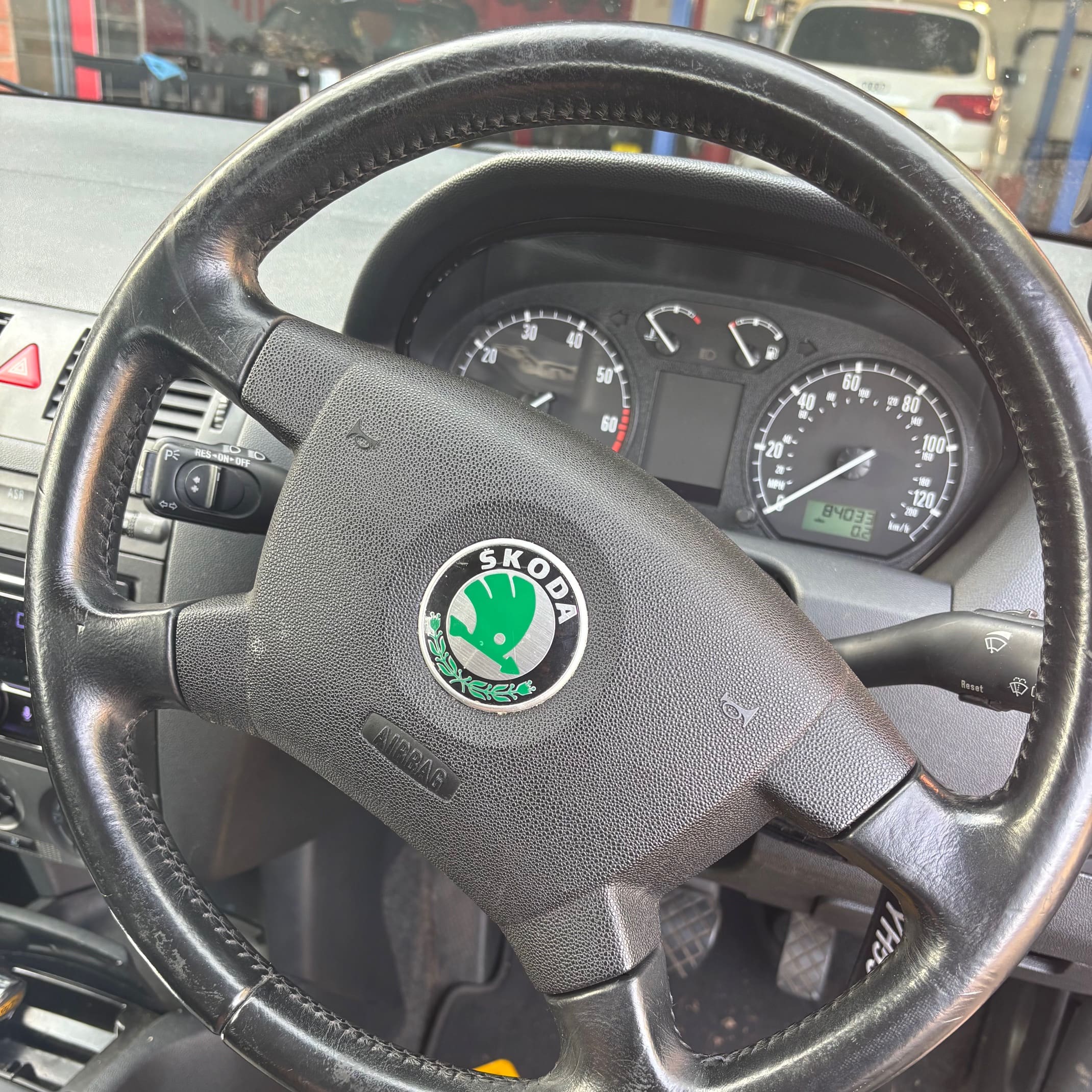 Finished cruise control retrofit on a 2004 Skoda Fabia with OEM-style integration