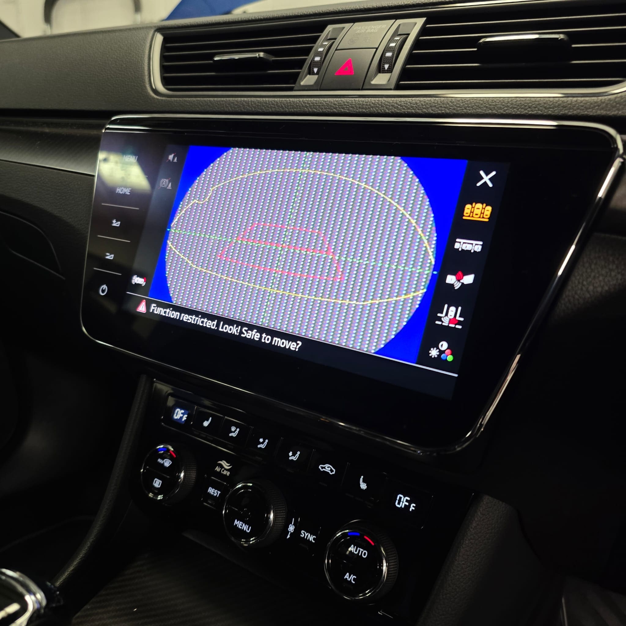 Skoda Superb multimedia display showing reversing camera integration after retrofit