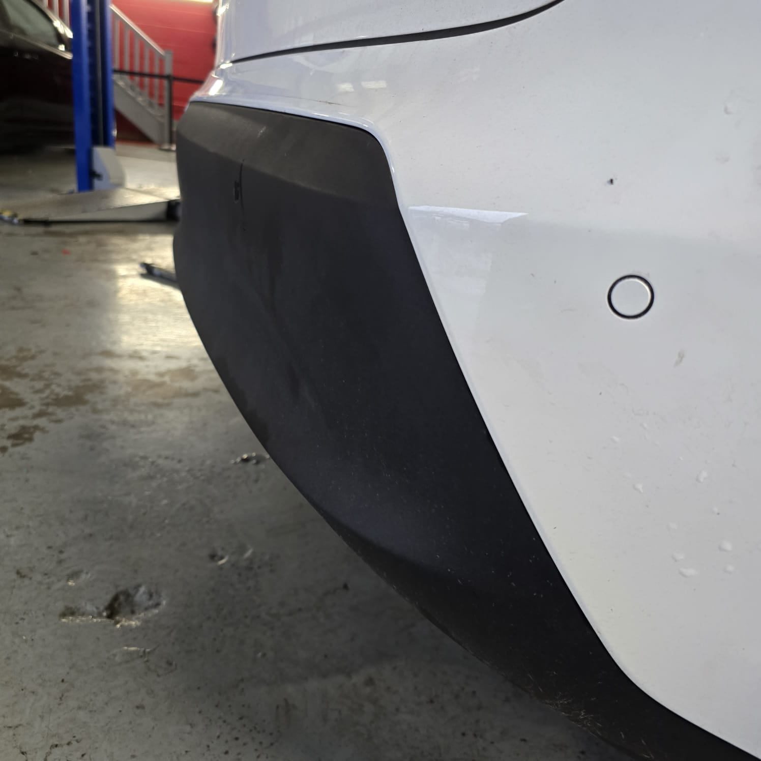 Toyota Yaris Hybrid with flush-mounted Cobra rear sensors
