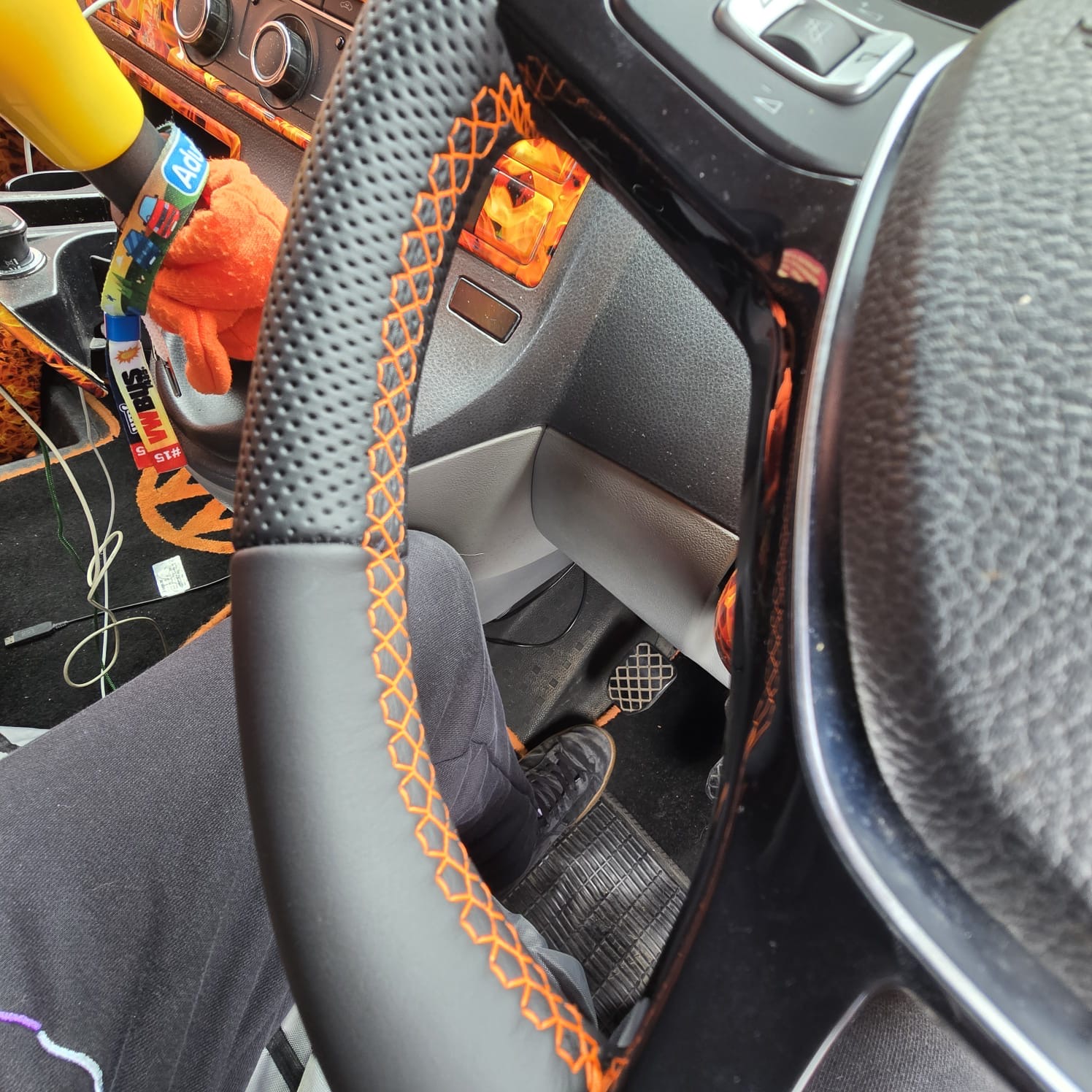 Custom T6 steering wheel UK for VW T5.1 with orange details