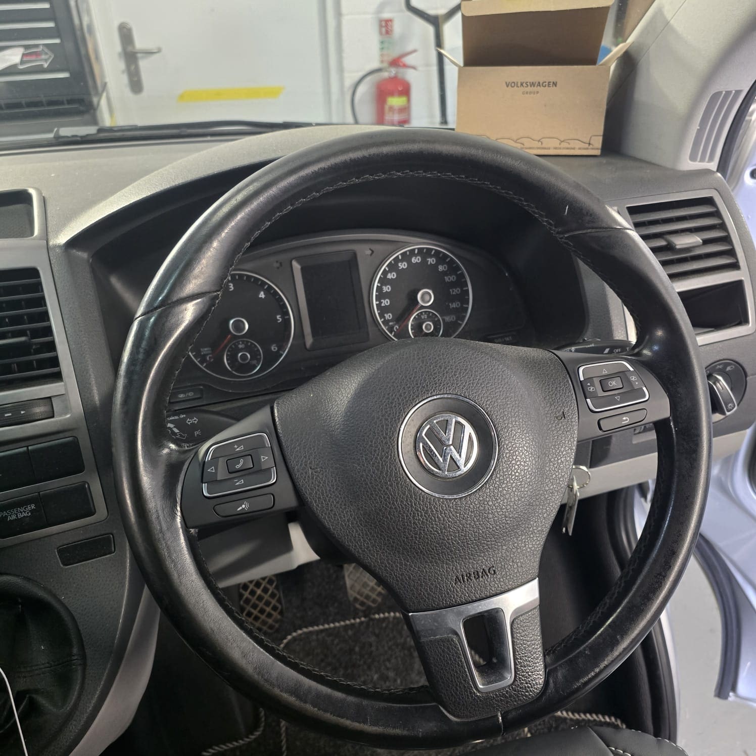 Multi-function button retrofit in VW T5.1