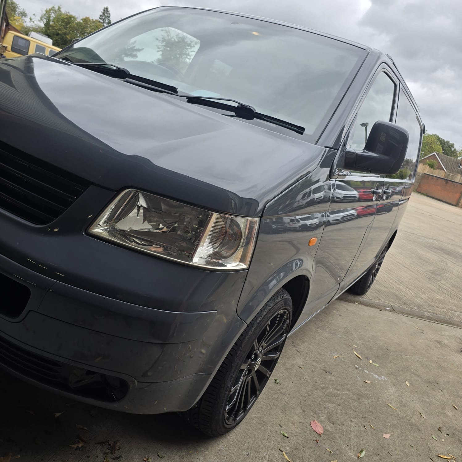 Factory wiring routing in VW T5 retrofit