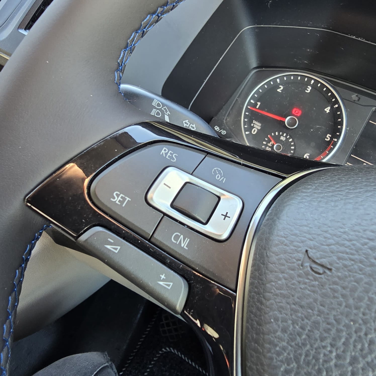 Napa leather steering wheel with cruise buttons integrated