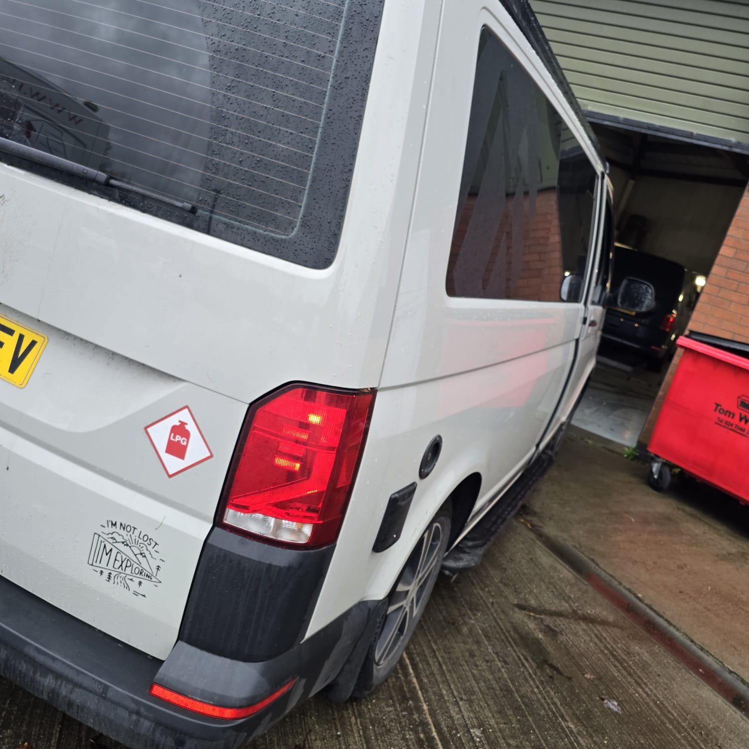 Terminal +15 cluster lighting retrofit for VW T6.1