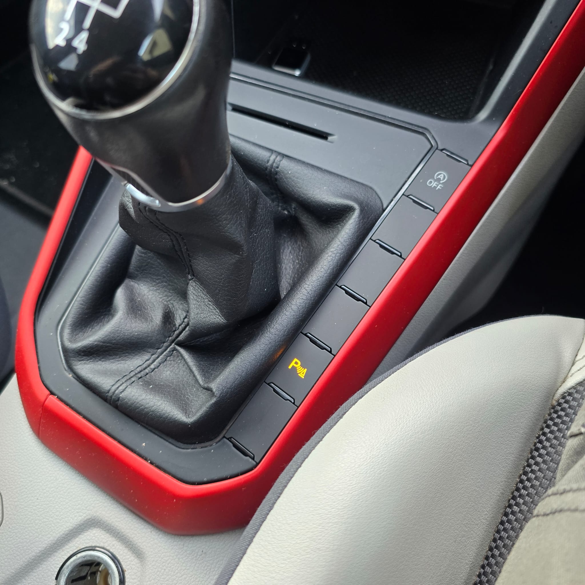 Parking module and loom integration in VW Polo AW