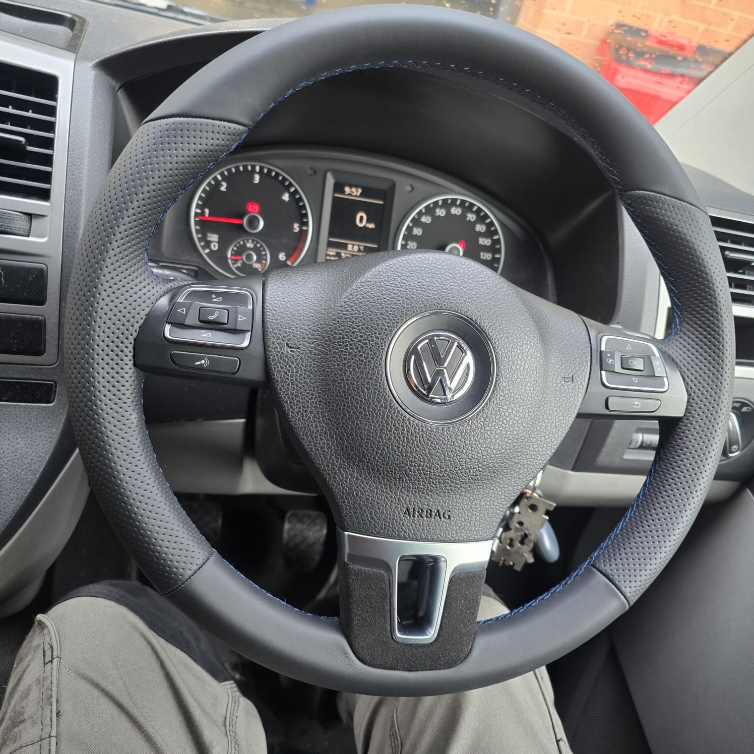 Smooth and perforated Nappa leather steering wheel VW T5.1