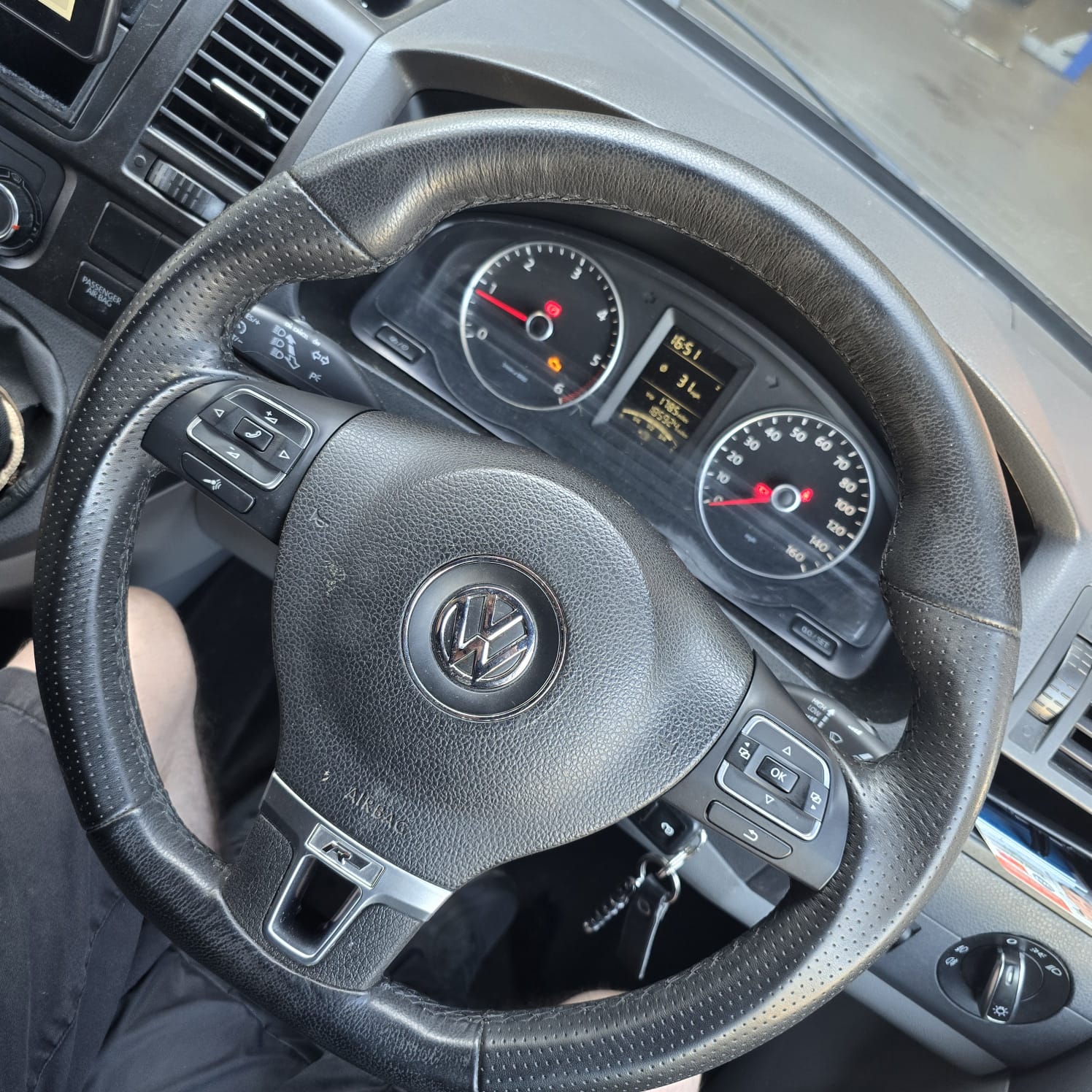 Multifunction button retrofit for VW T5.1 steering wheel