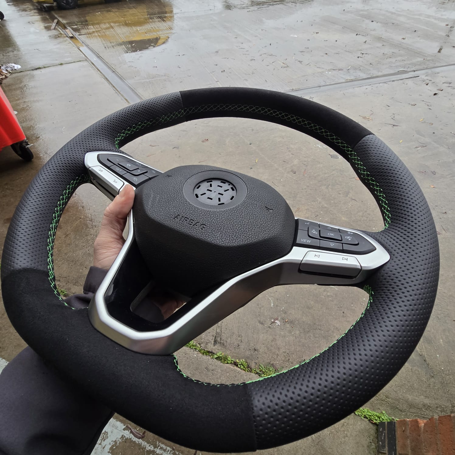 Custom heated steering wheel retrofit for VW T6.1