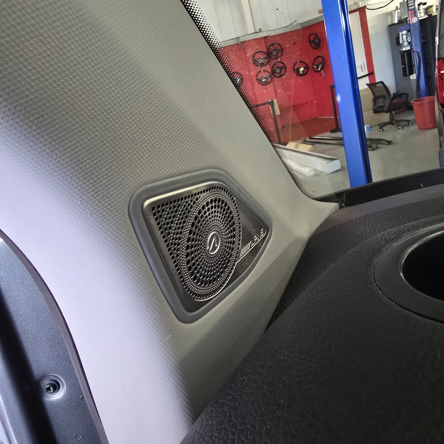 VW T6 Alpine Halo 9 speaker and steering wheel upgrade