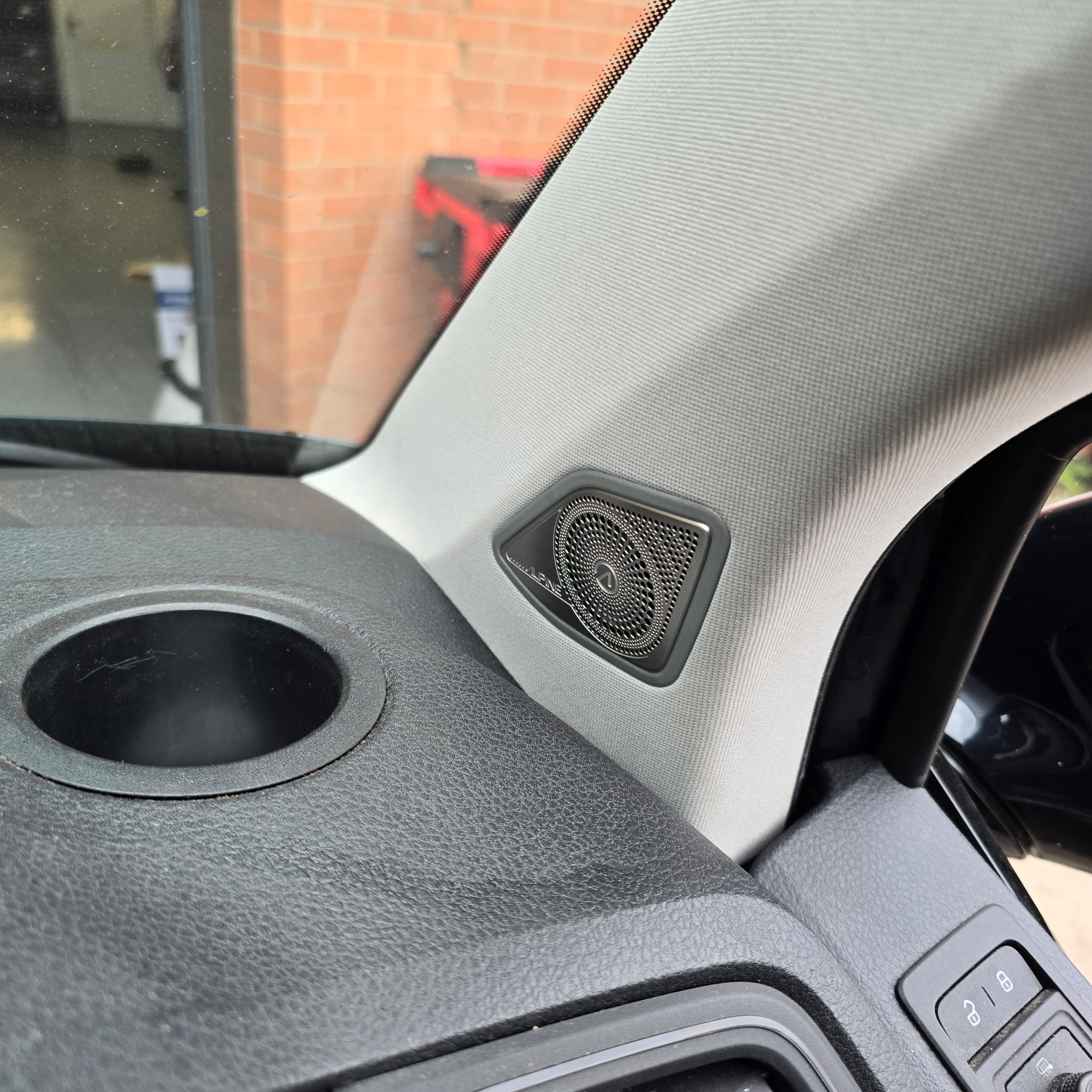 Alpine DSP amp and speaker kit for VW T6