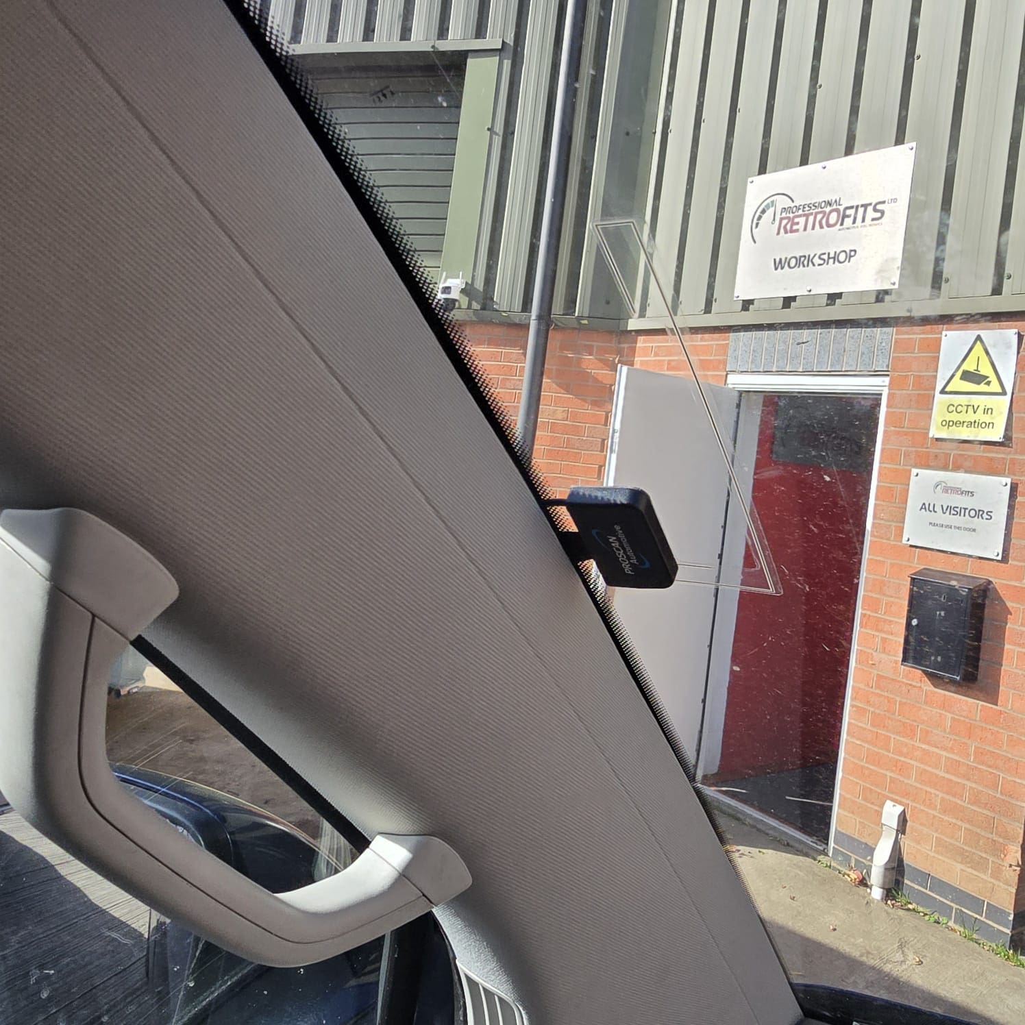 VW T5.1 DAB retrofit Tamworth with steering wheel buttons and digital speedo