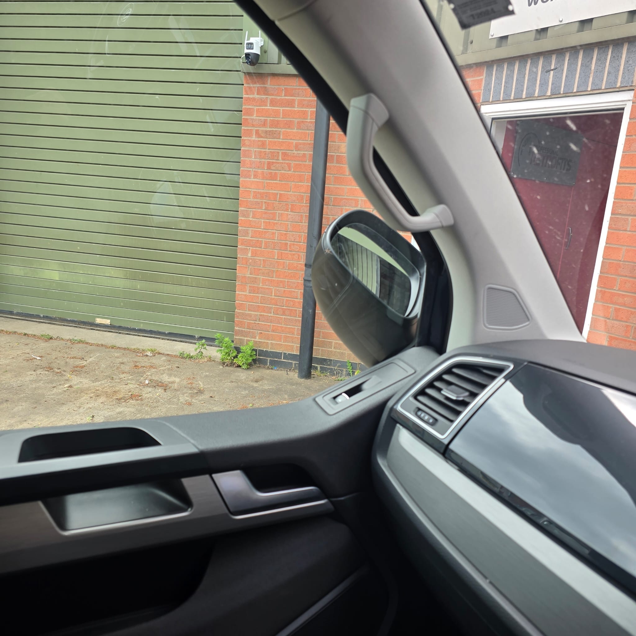 OEM power folding mirrors installed on VW T6