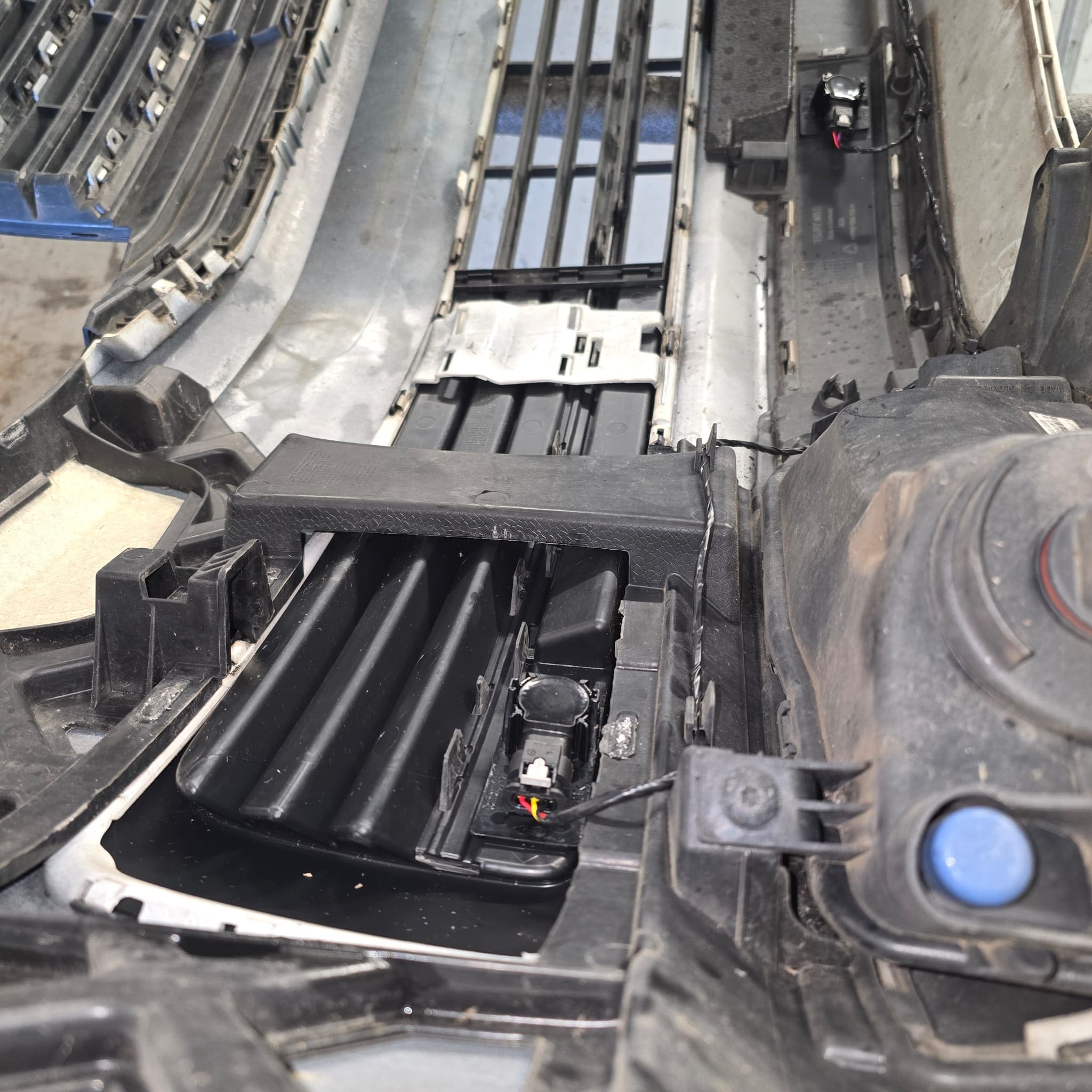 Volkswagen California OEM front and rear parking sensors retrofit fully tested with Kenwood DNX5180DABS display and rear camera