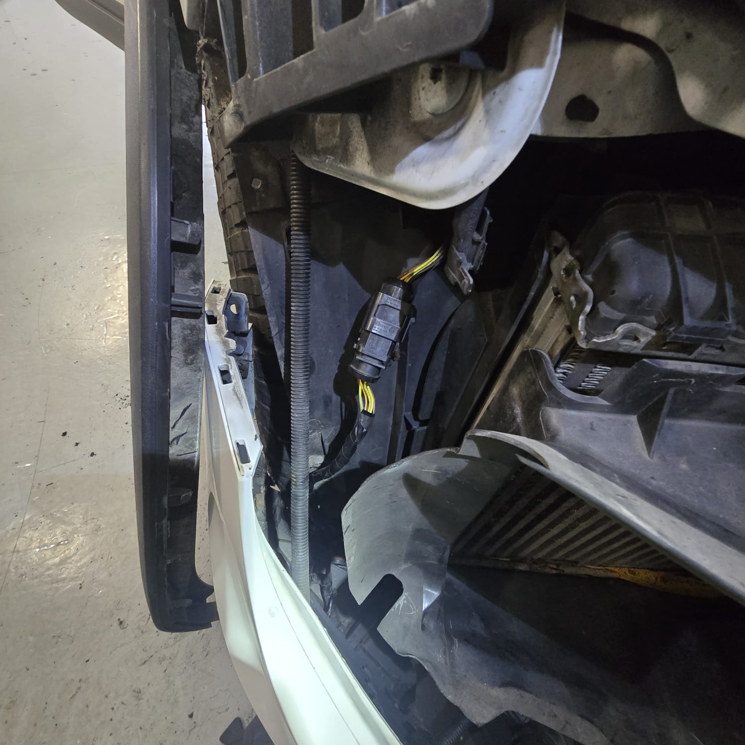 Hidden fault - green wire in Touareg