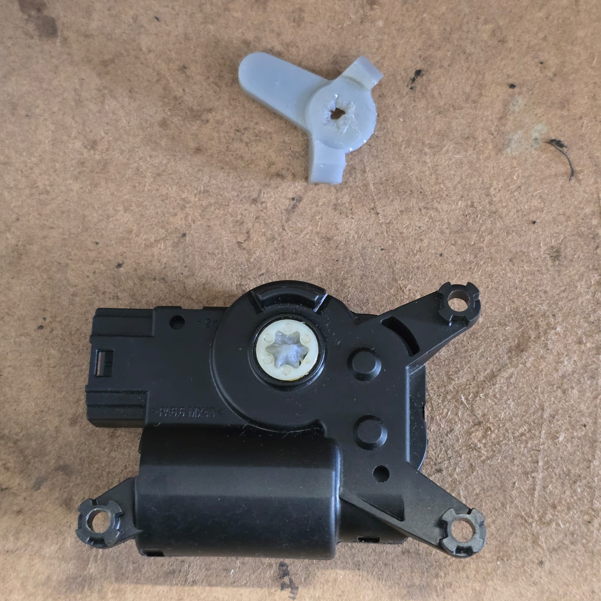 Volkswagen Transporter heater flap motor linkage repair and diagnostics