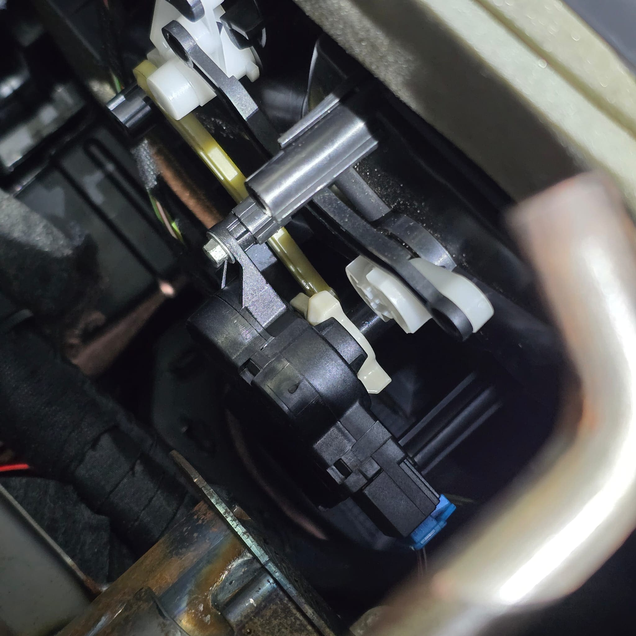 Volkswagen Transporter with heater system fault causing hot or cold air only
