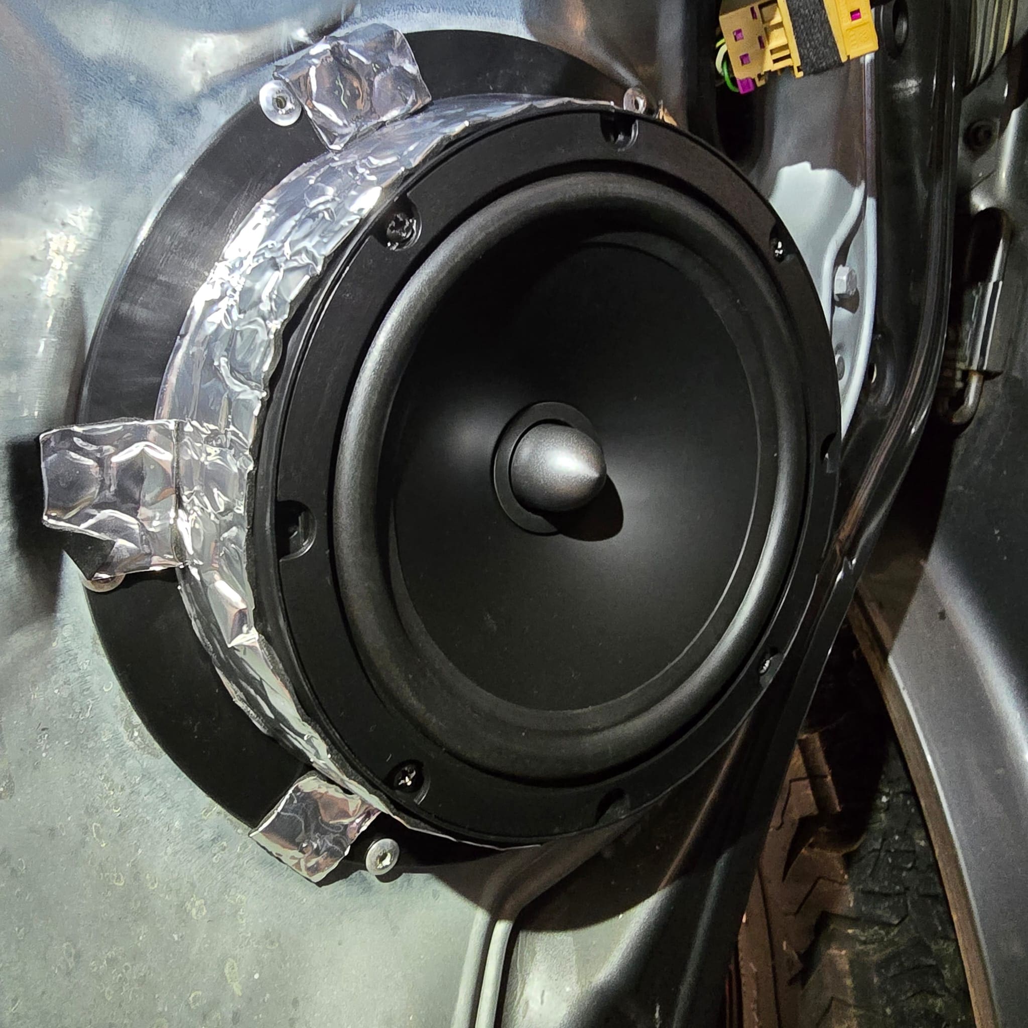 T5.1 Transporter with Alpine Halo 9 and Focal audio upgrade for better sound and modern features