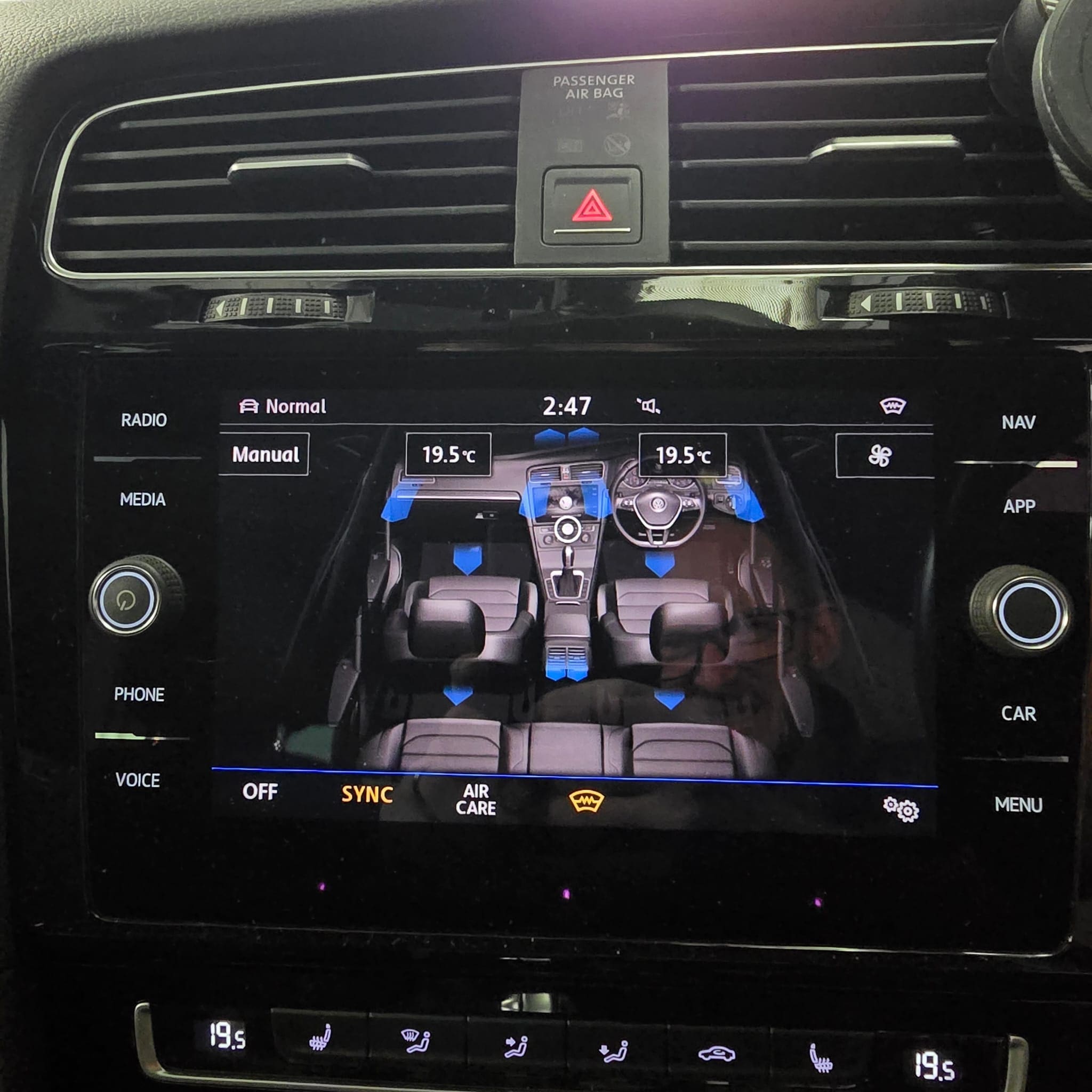 OEM-style heated windscreen fitted to VW Golf Mk7 R