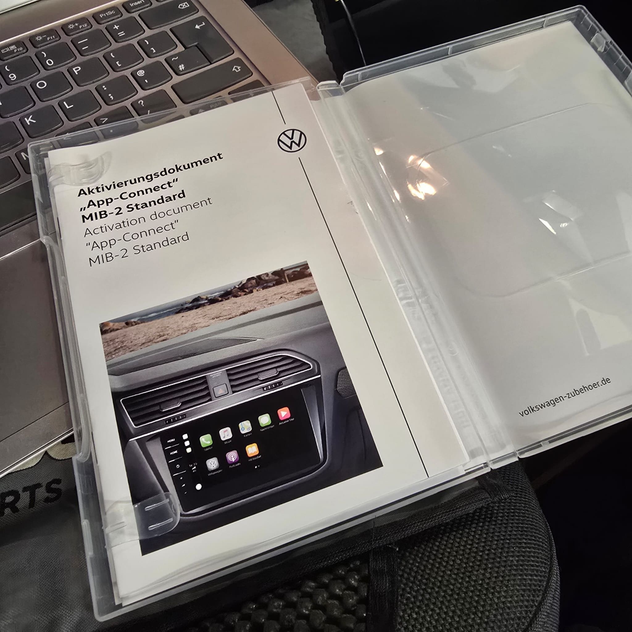 VW Polo infotainment system after App-Connect activation completed via VW Services with a proper license