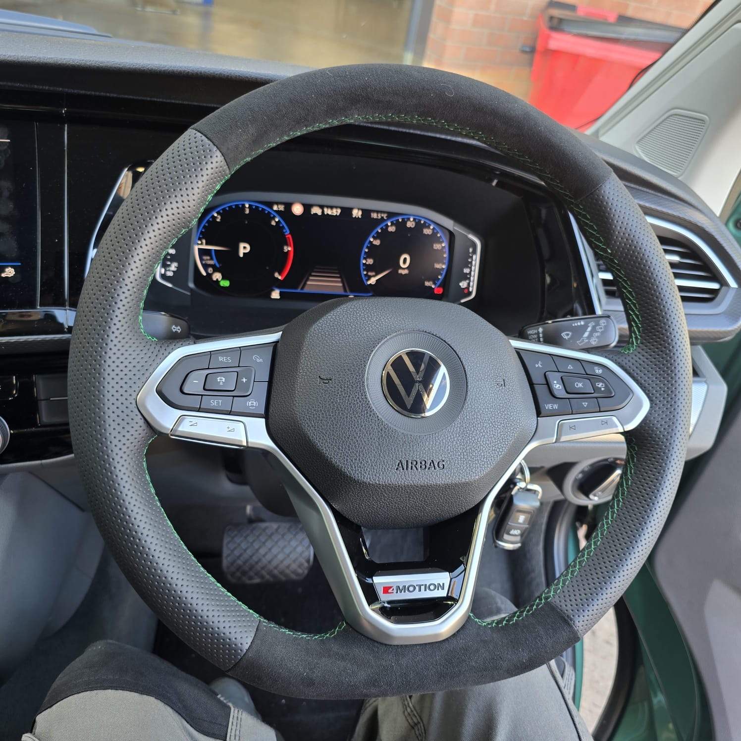VW T6.1 California heated steering wheel with OEM integration
