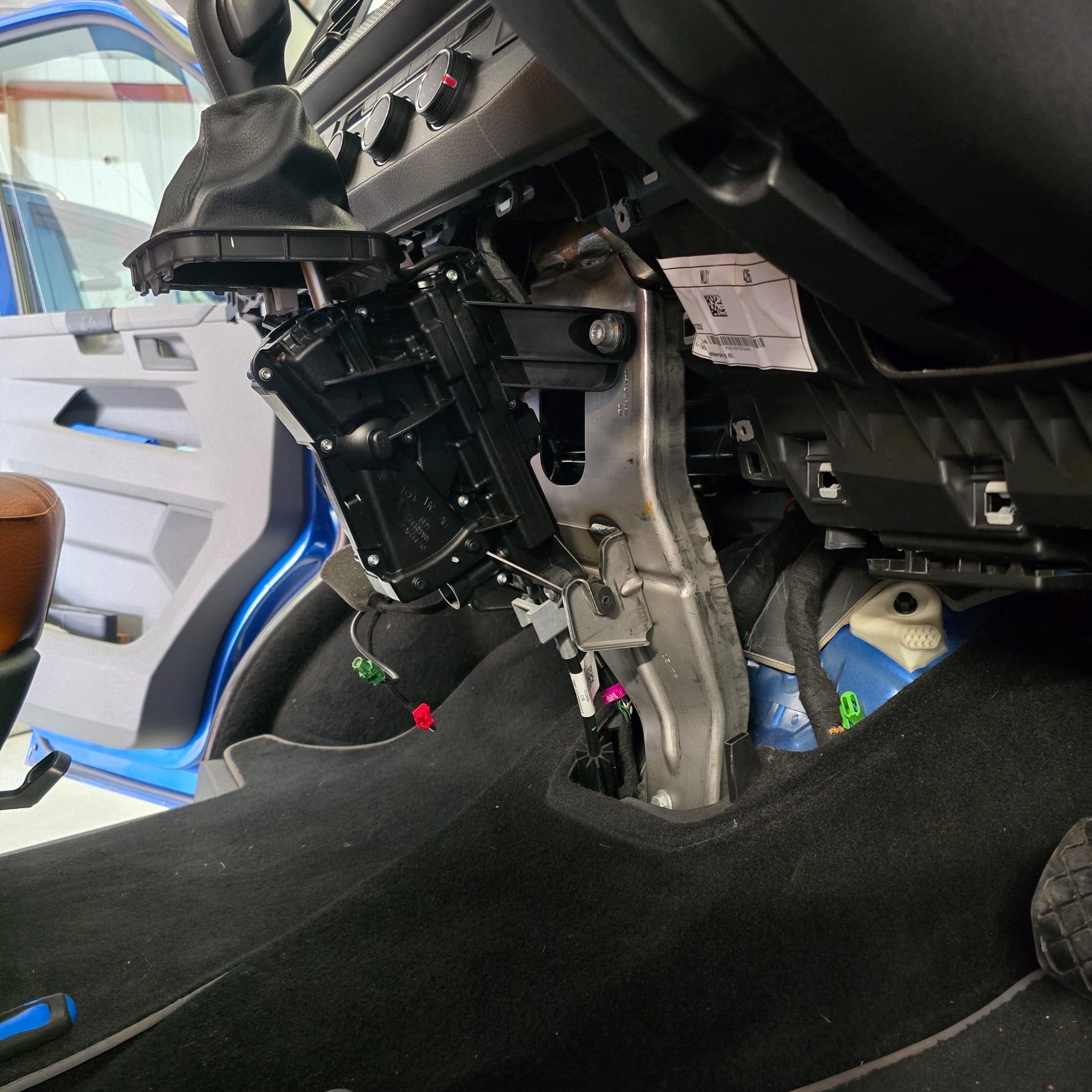 Diagnostic scan on VW T6.1 showing DSG selector-related fault codes