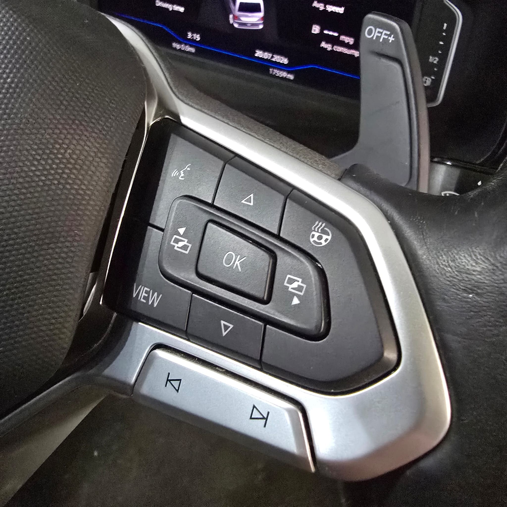 Heated steering wheel fitted to a VW T6.1 without separate add-on buttons