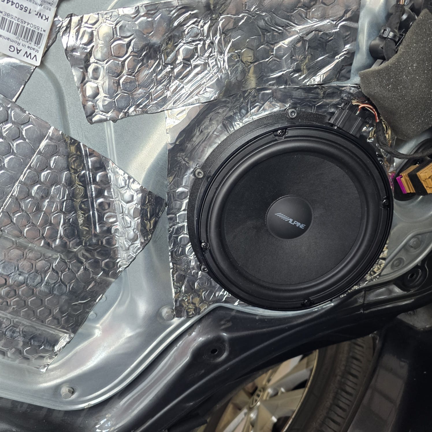 Blue stitched steering wheel retrofit on VW T6